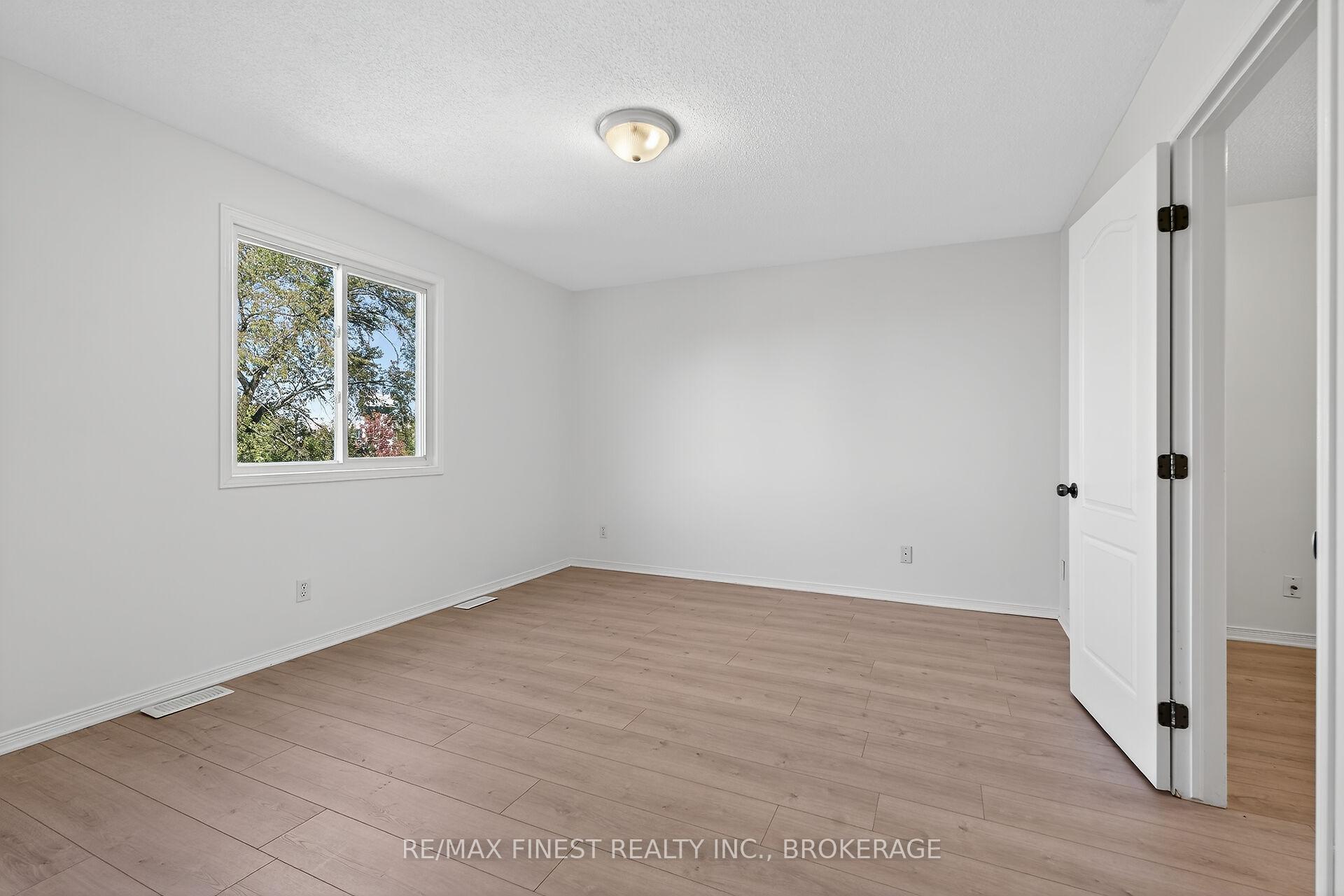 Photo 18 of 992 Bluffwood Avenue, Kingston, Kingston East (Incl Barret Crt) — HOMEH