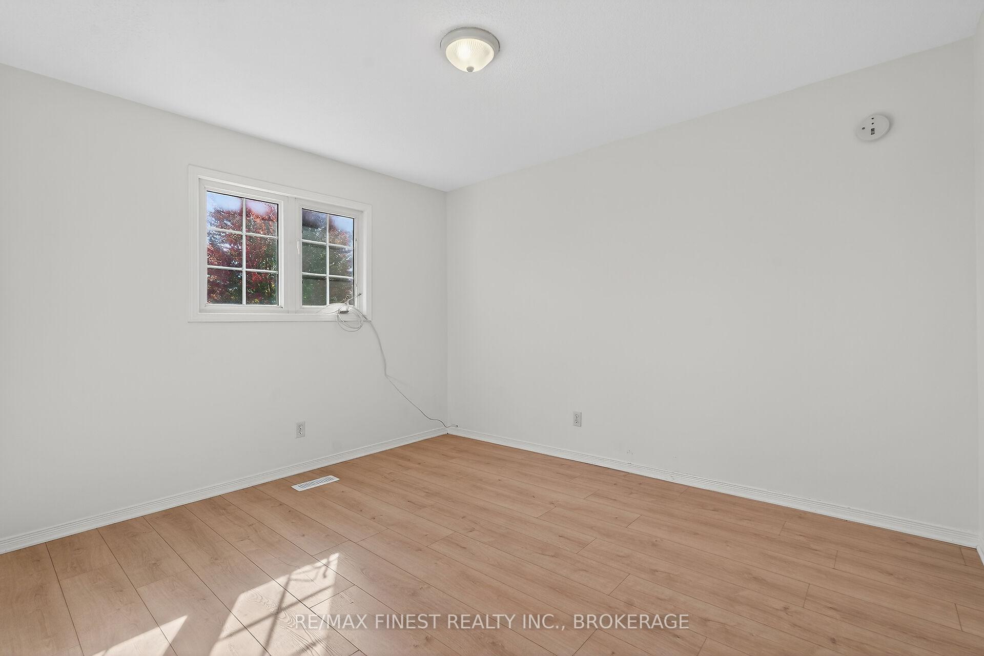 Photo 23 of 992 Bluffwood Avenue, Kingston, Kingston East (Incl Barret Crt) — HOMEH