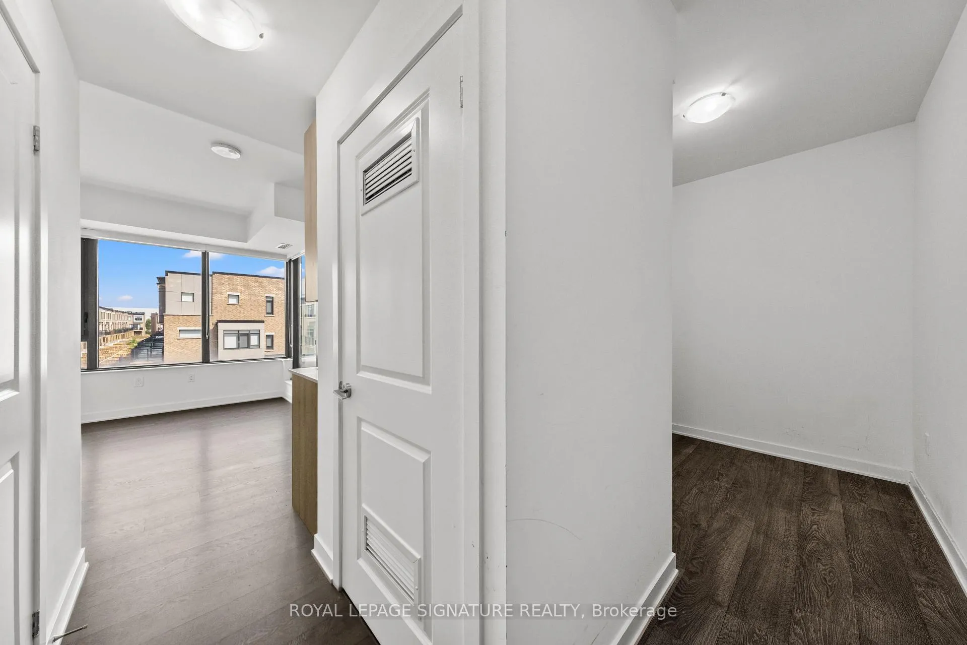 Photo 4 of Unit 207, 120 Eagle Rock Way, Vaughan, Rural Vaughan — HOMEH