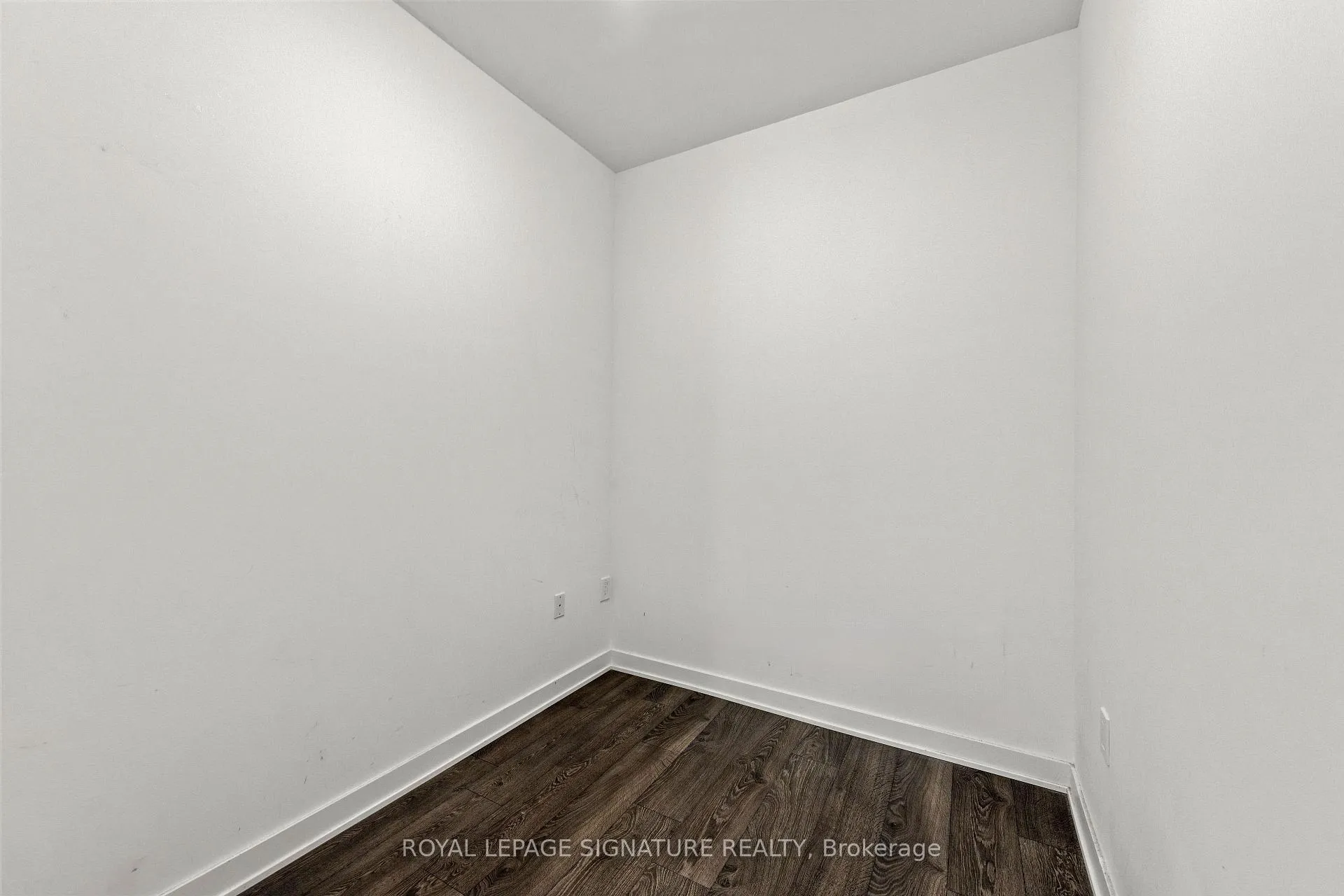 Photo 5 of Unit 207, 120 Eagle Rock Way, Vaughan, Rural Vaughan — HOMEH