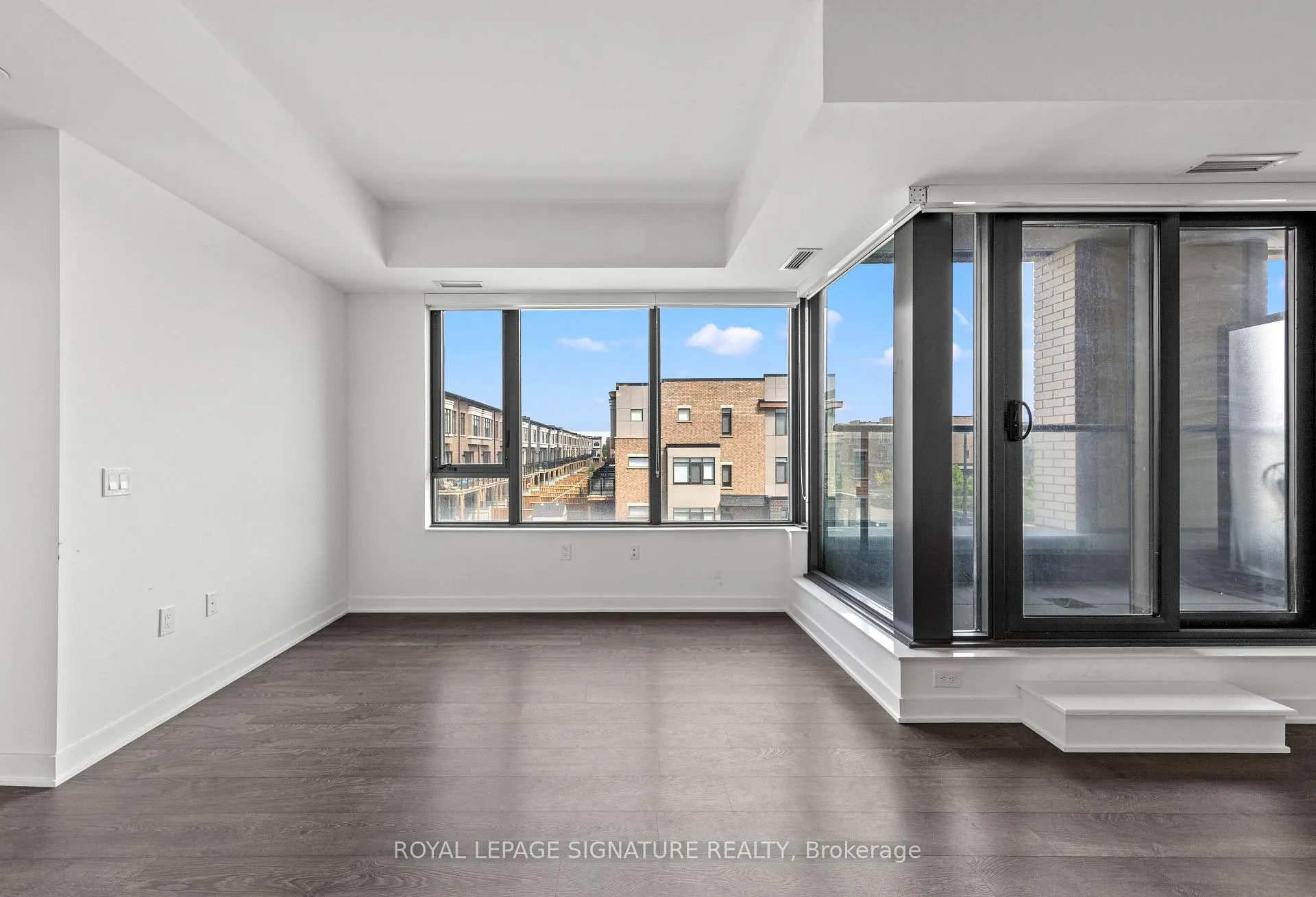 Photo 8 of Unit 207, 120 Eagle Rock Way, Vaughan, Rural Vaughan — HOMEH