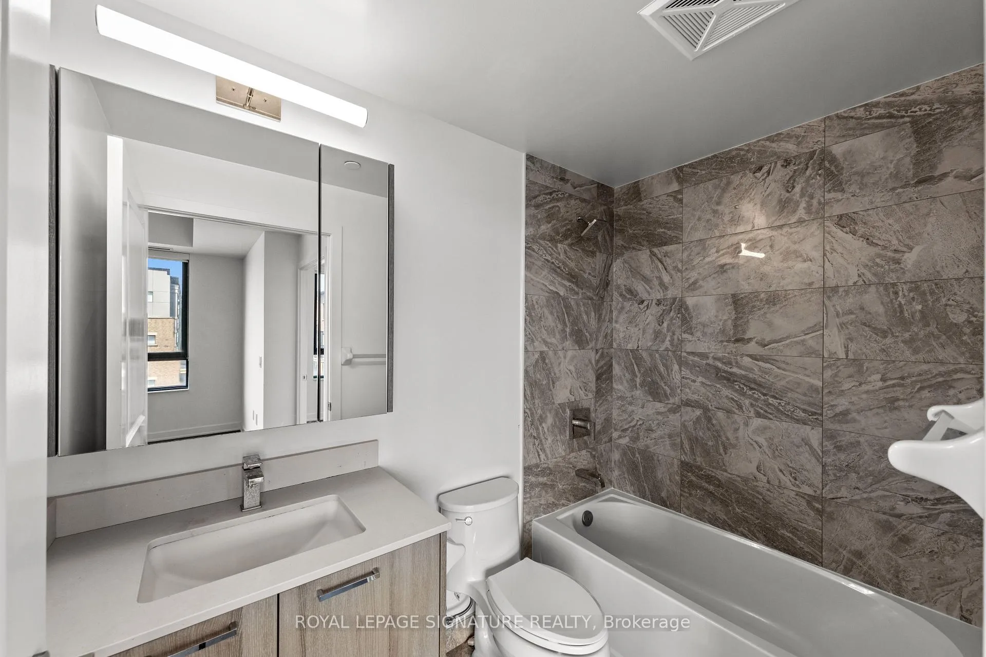 Photo 25 of Unit 207, 120 Eagle Rock Way, Vaughan, Rural Vaughan — HOMEH