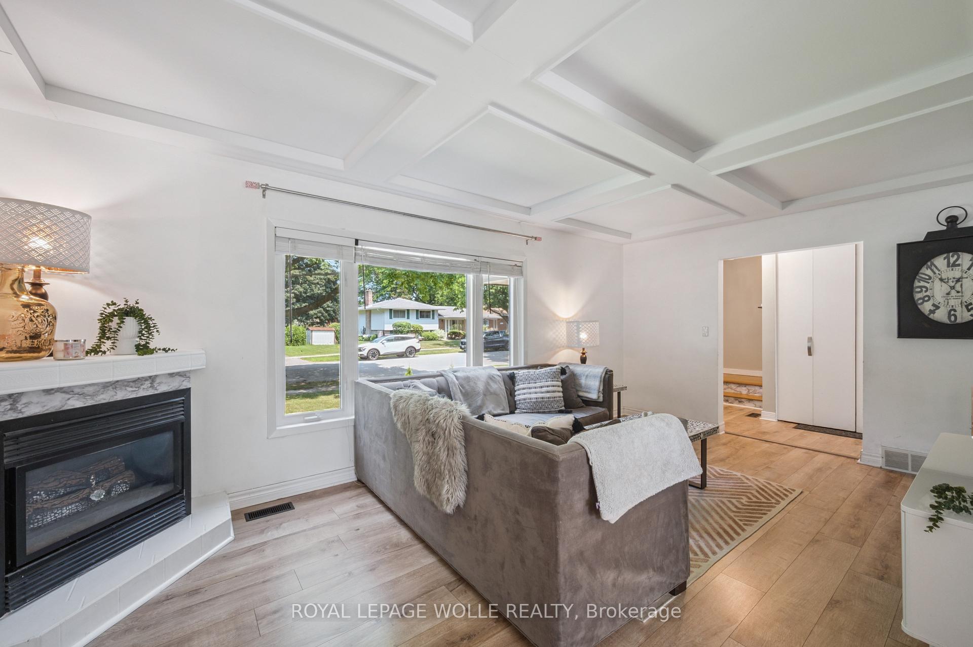 Photo 5 of 36 Craig Drive, Kitchener — HOMEH