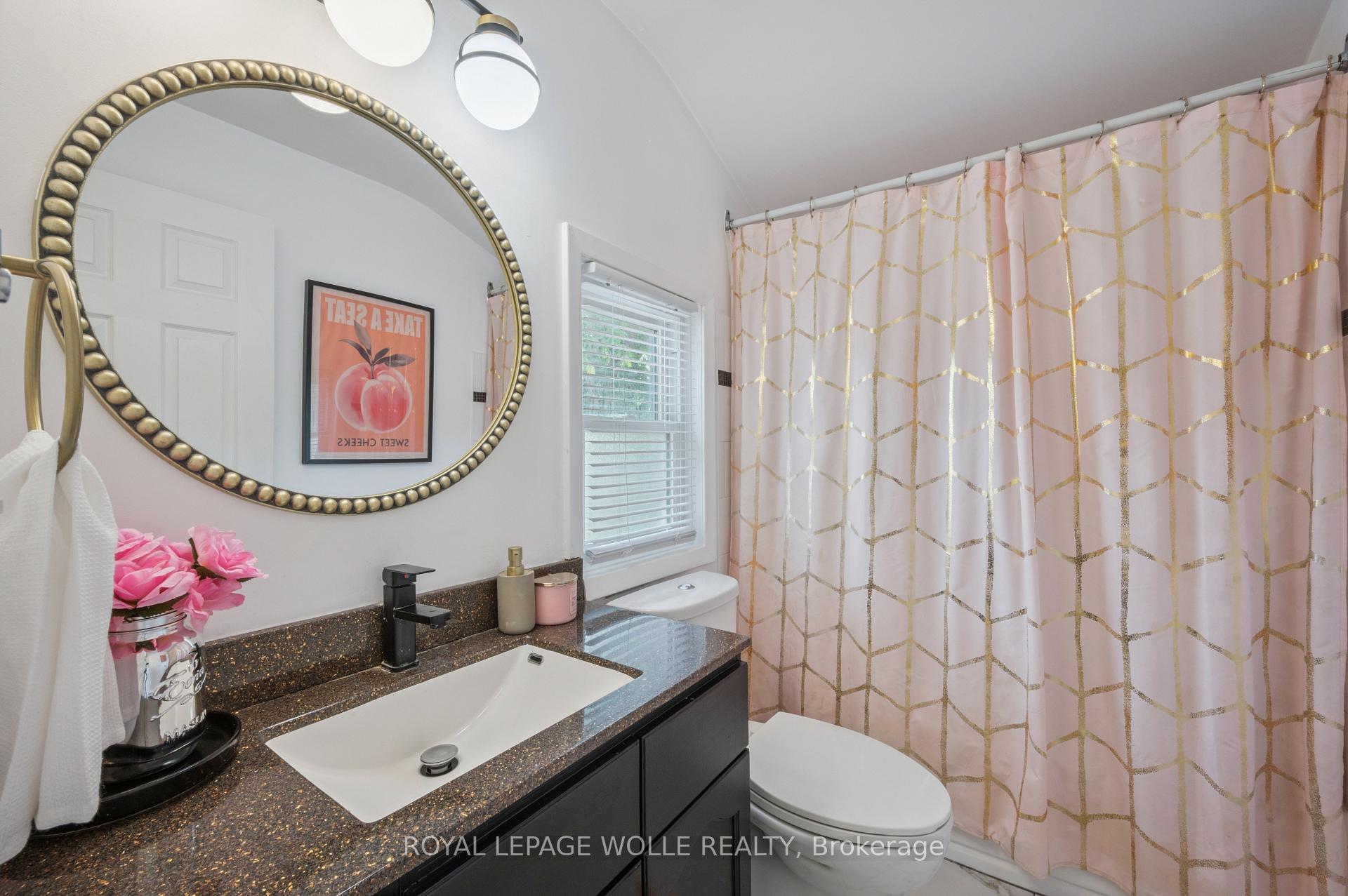 Photo 16 of 36 Craig Drive, Kitchener — HOMEH