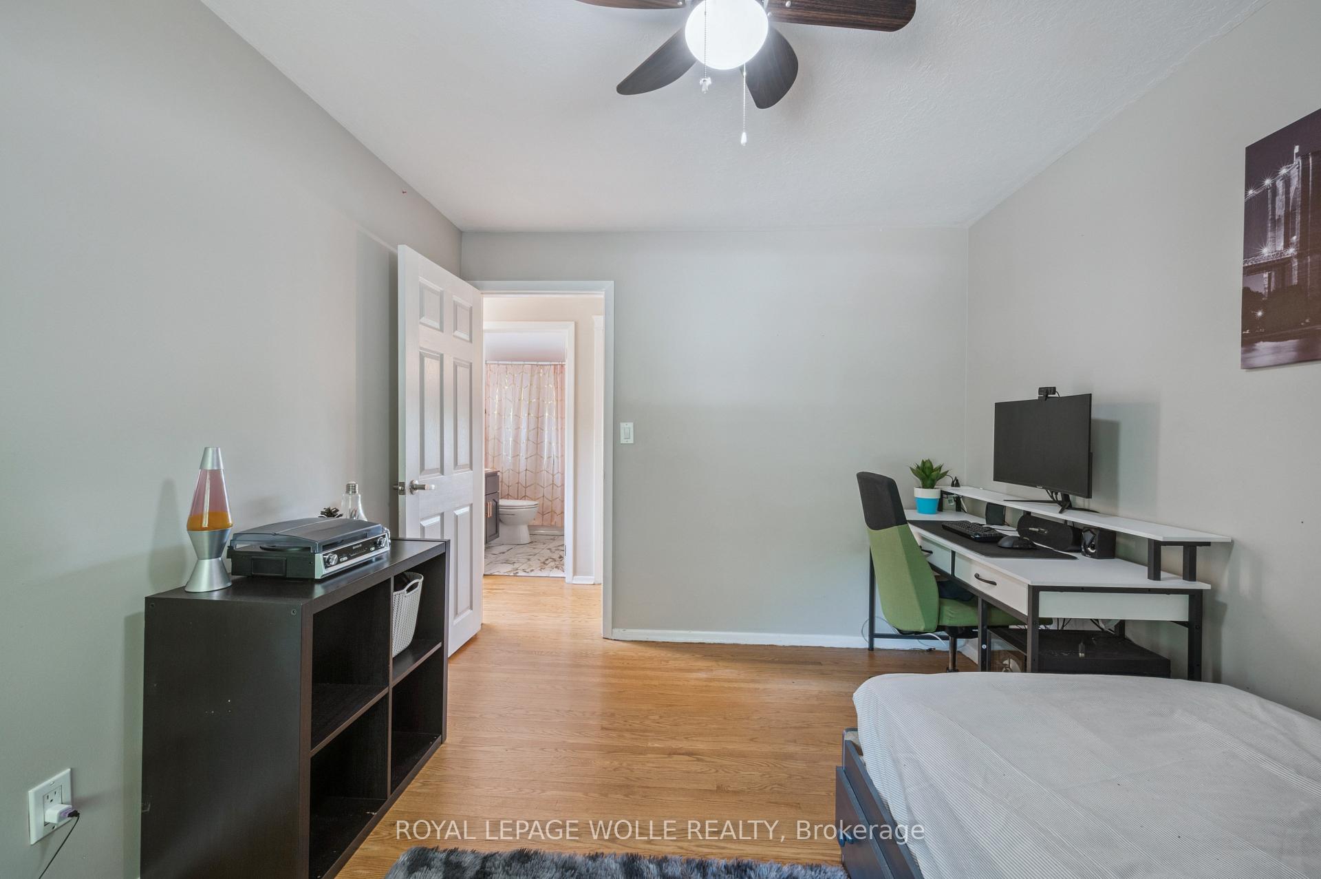 Photo 18 of 36 Craig Drive, Kitchener — HOMEH