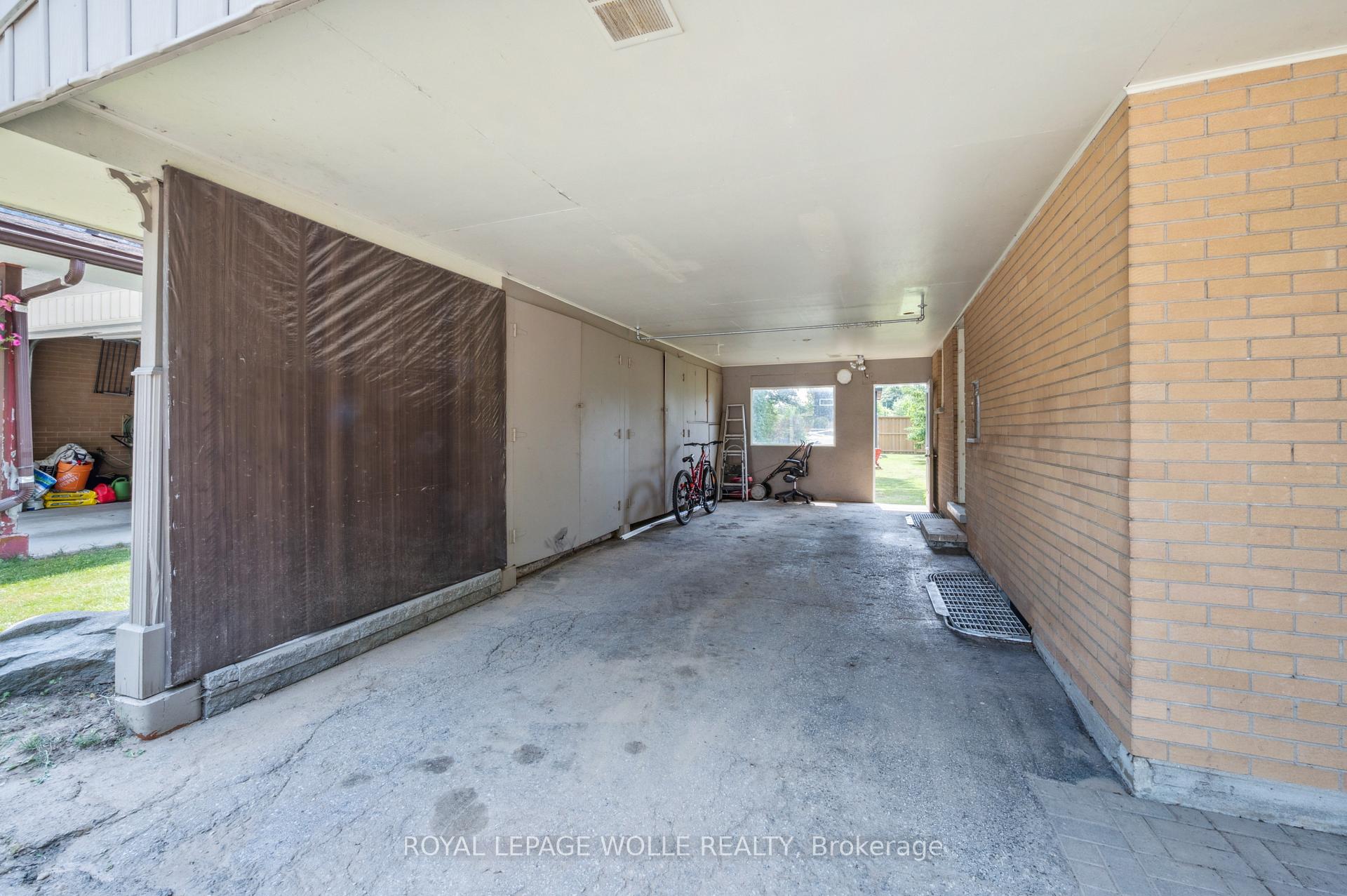 Photo 27 of 36 Craig Drive, Kitchener — HOMEH
