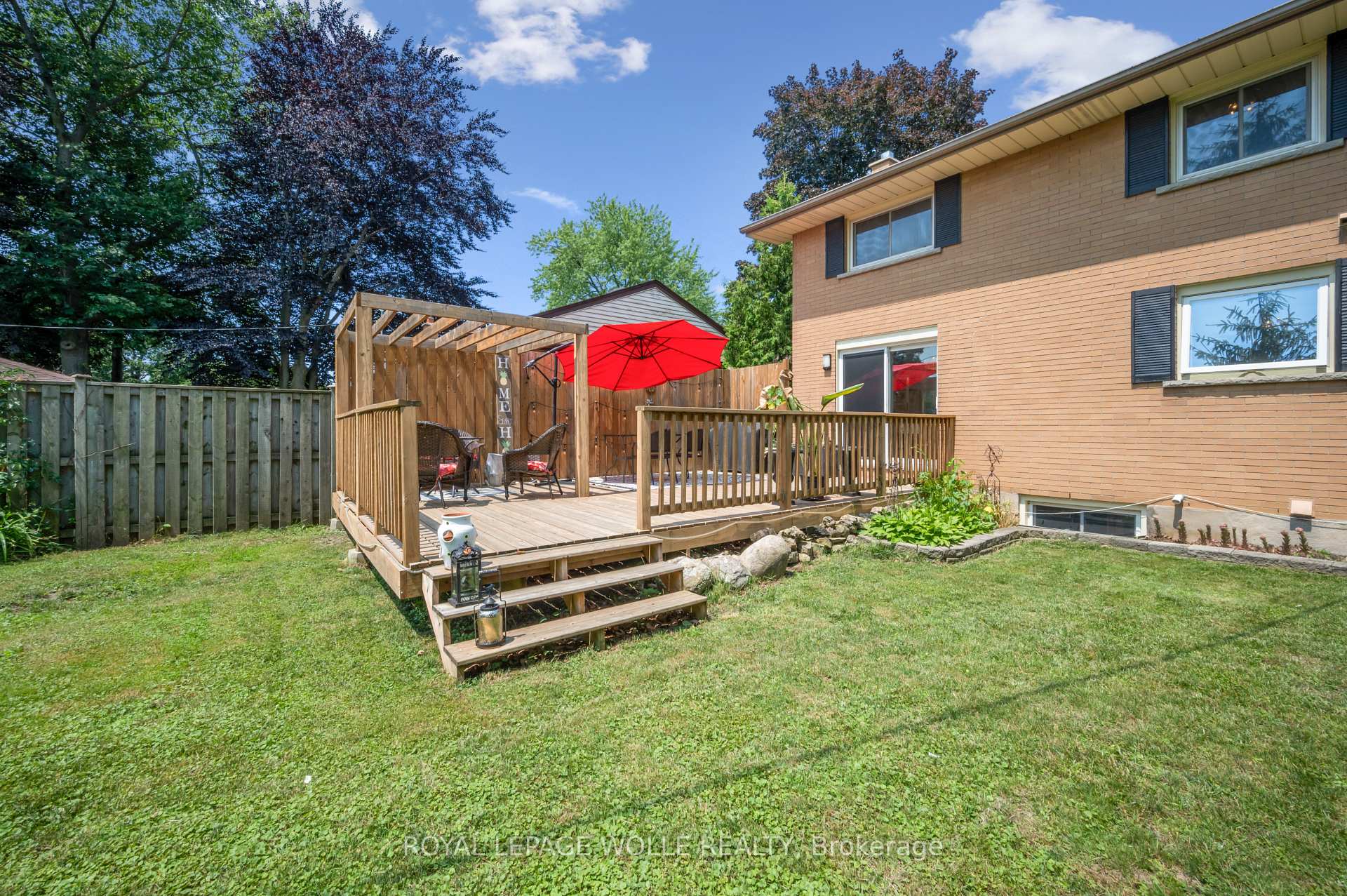Photo 37 of 36 Craig Drive, Kitchener — HOMEH