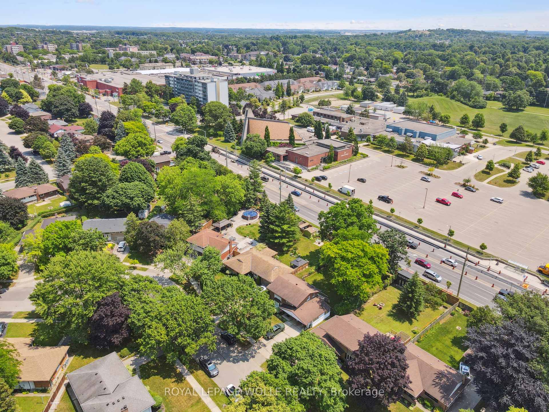 Photo 40 of 36 Craig Drive, Kitchener — HOMEH