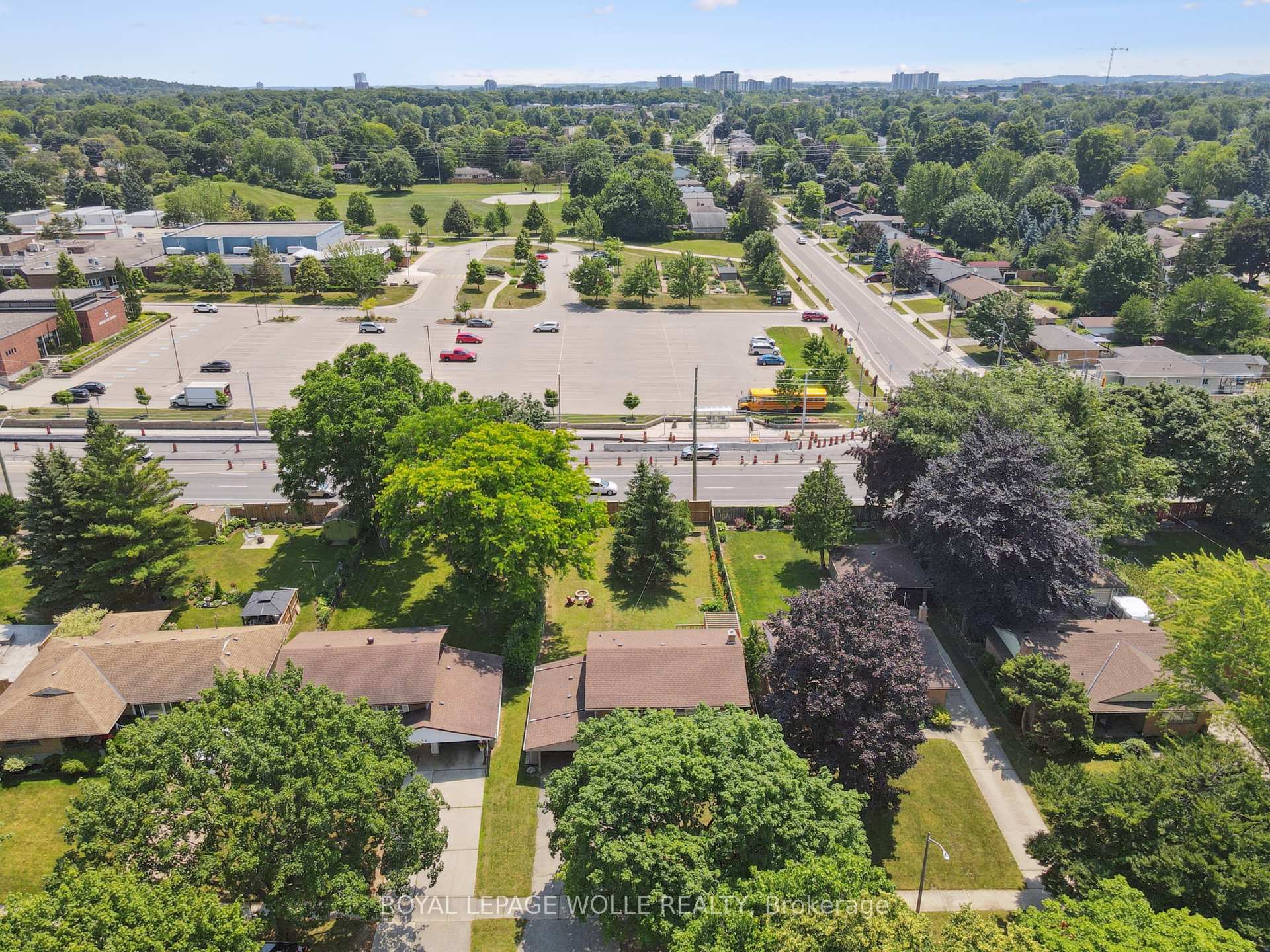 Photo 41 of 36 Craig Drive, Kitchener — HOMEH