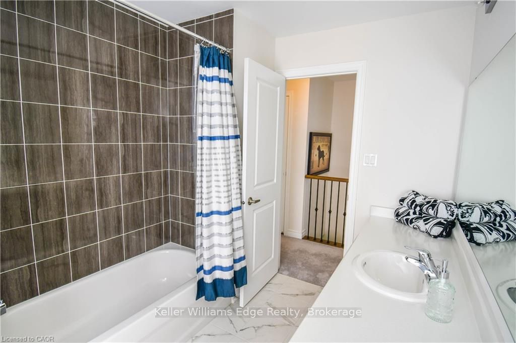 Photo 19 of 1016 Hardy Way, Innisfil, Lefroy — HOMEH