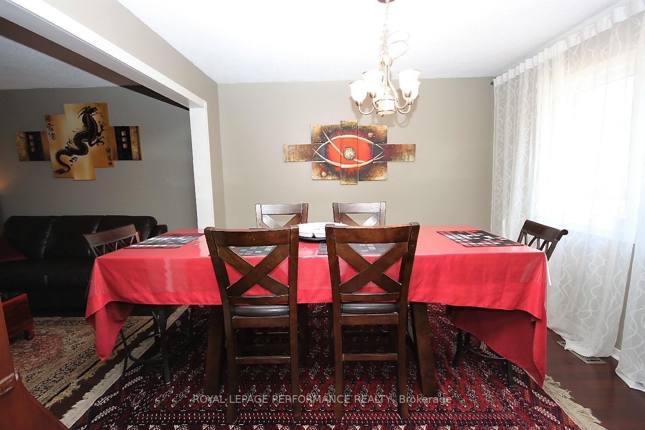 Photo 6 of 16 Inwood Drive, Ottawa, Kanata - Bridlewood — HOMEH