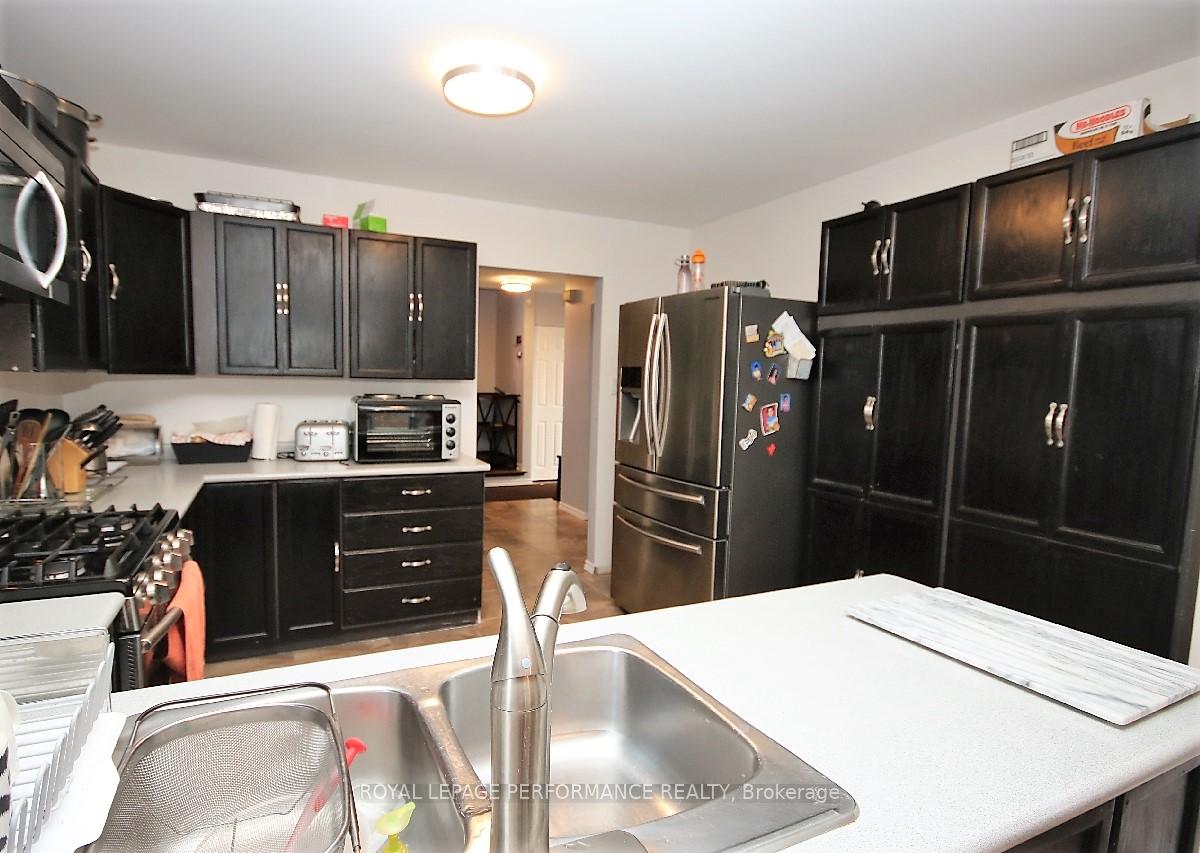 Photo 8 of 16 Inwood Drive, Ottawa, Kanata - Bridlewood — HOMEH