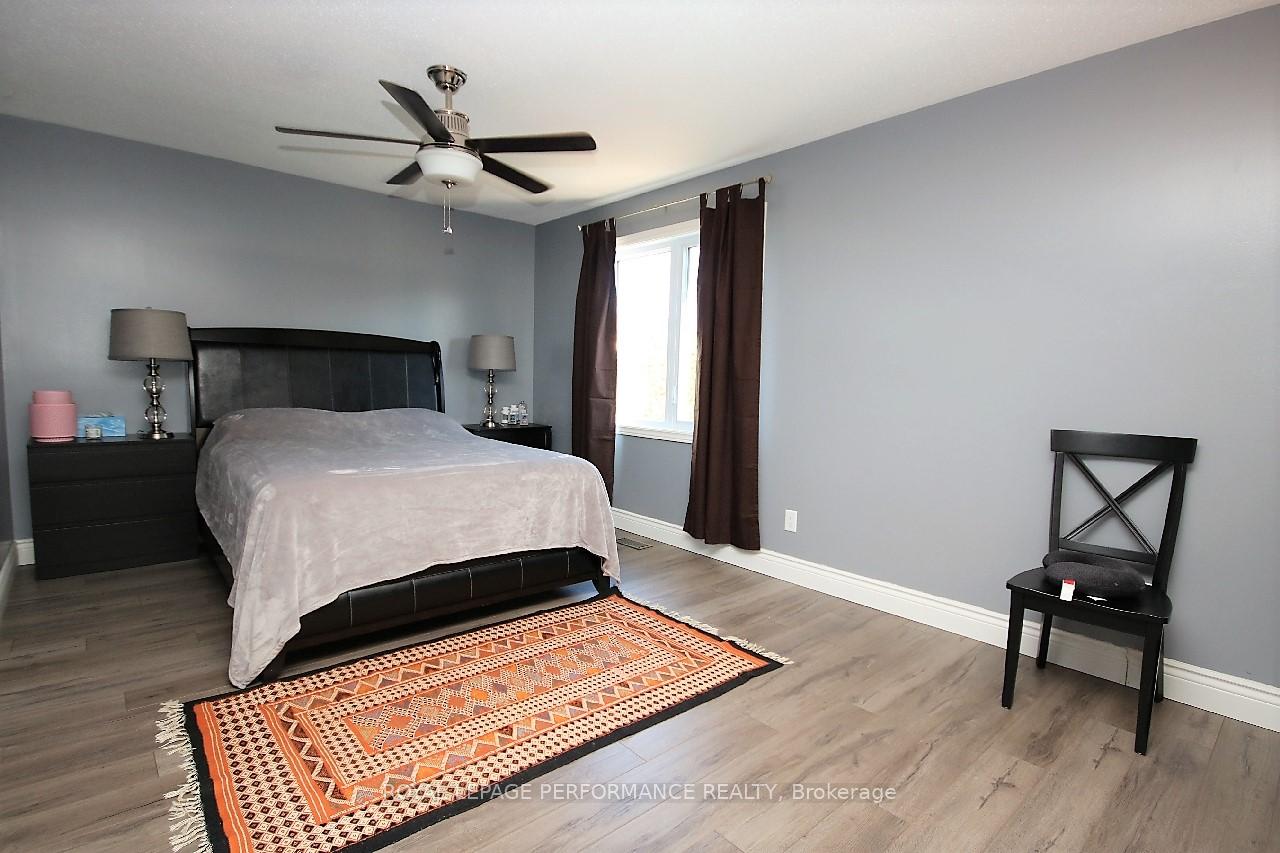 Photo 15 of 16 Inwood Drive, Ottawa, Kanata - Bridlewood — HOMEH