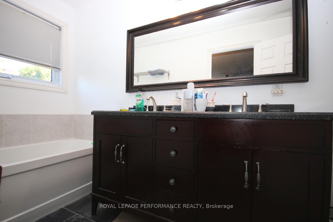 Photo 17 of 16 Inwood Drive, Ottawa, Kanata - Bridlewood — HOMEH