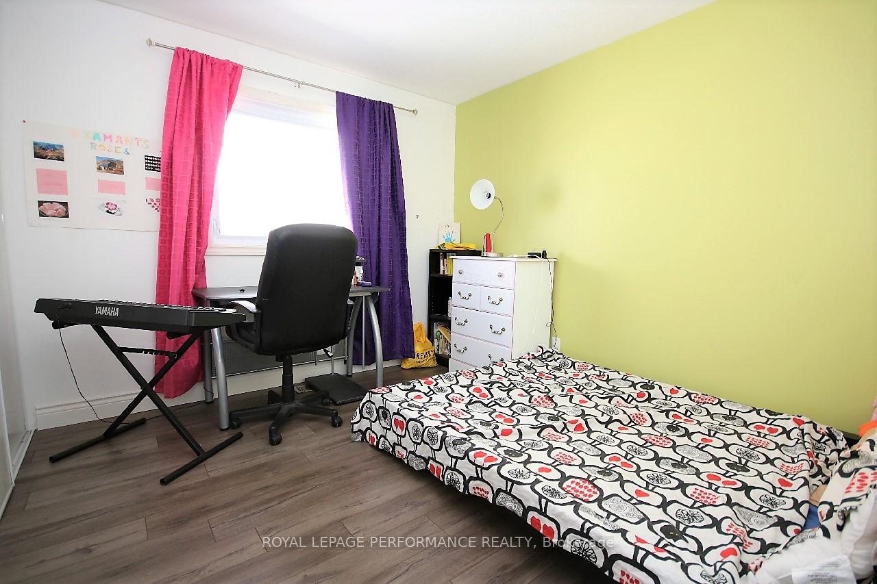Photo 19 of 16 Inwood Drive, Ottawa, Kanata - Bridlewood — HOMEH