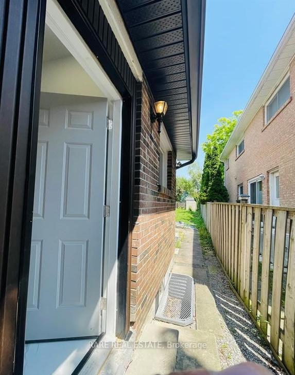 Photo 2 of Unit LOWER, 208 Willowbrook Road, Markham, Aileen-Willowbrook — HOMEH