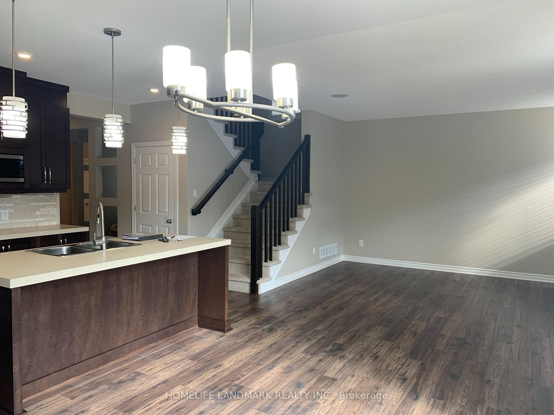 Photo 4 of 134 Tapadero Avenue, Ottawa, Kanata - Emerald Meadows/Trailwest — HOMEH