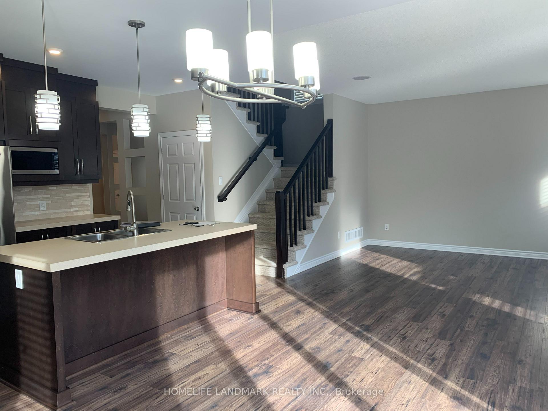 Photo 7 of 134 Tapadero Avenue, Ottawa, Kanata - Emerald Meadows/Trailwest — HOMEH