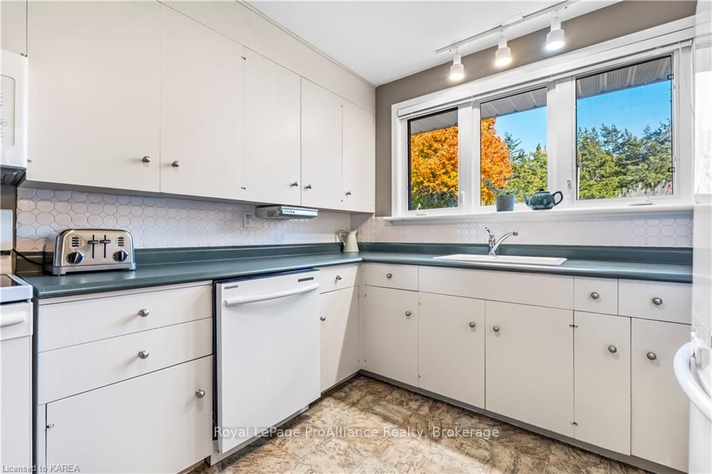 Photo 25 of 240 Somerset Drive, Loyalist, Bath — HOMEH