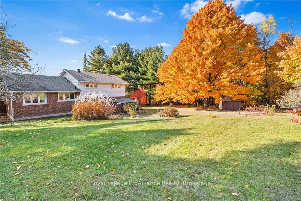 Photo 5 of 240 Somerset Drive, Loyalist, Bath — HOMEH