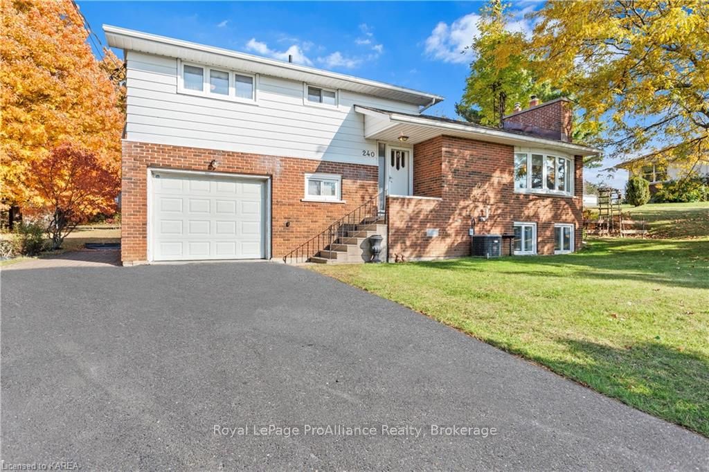 Photo 1 of 240 Somerset Drive, Loyalist, Bath — HOMEH