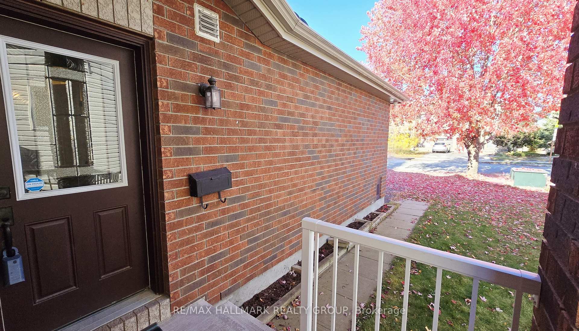 Photo 4 of 992 Klondike Road, Ottawa, Kanata - Morgan's Grant/South March — HOMEH