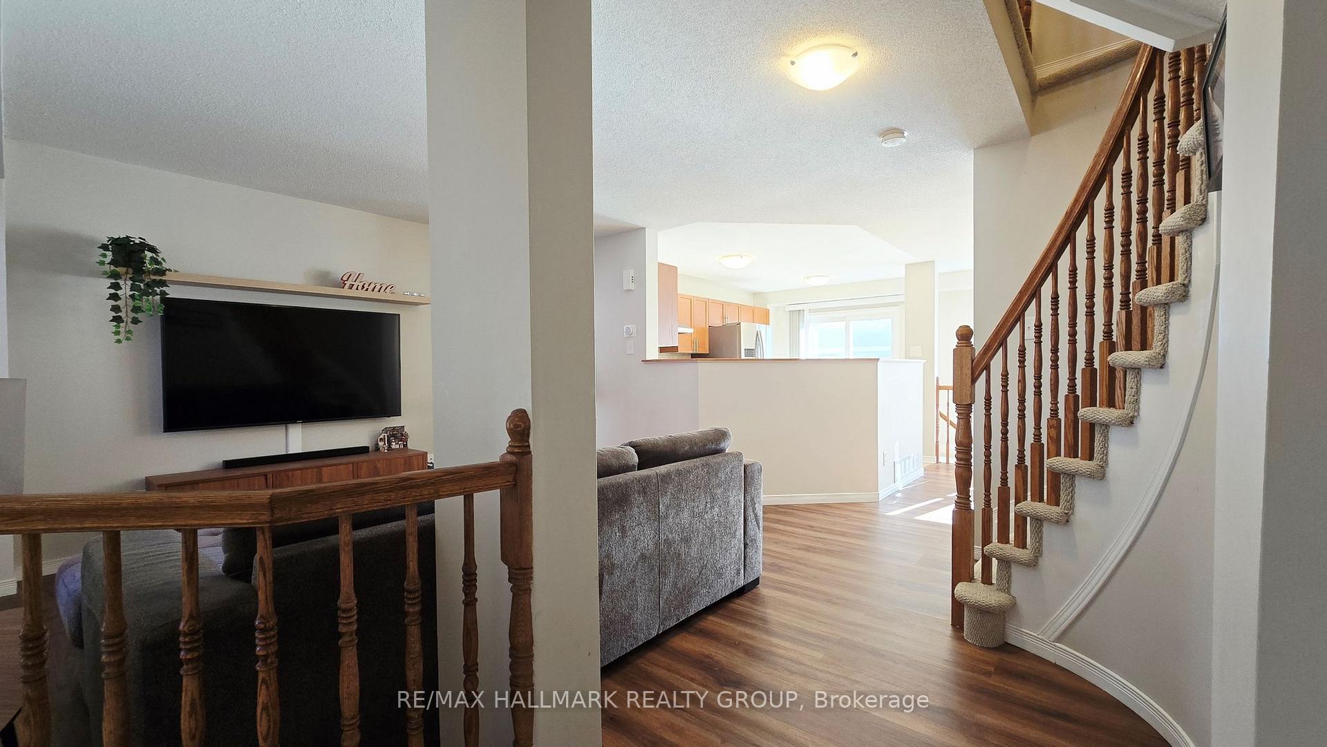 Photo 7 of 992 Klondike Road, Ottawa, Kanata - Morgan's Grant/South March — HOMEH