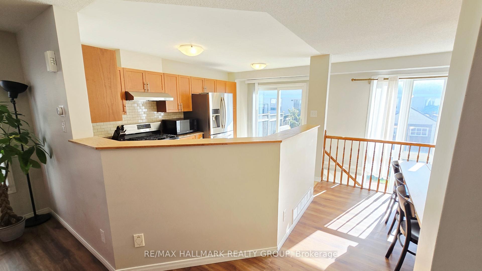 Photo 9 of 992 Klondike Road, Ottawa, Kanata - Morgan's Grant/South March — HOMEH