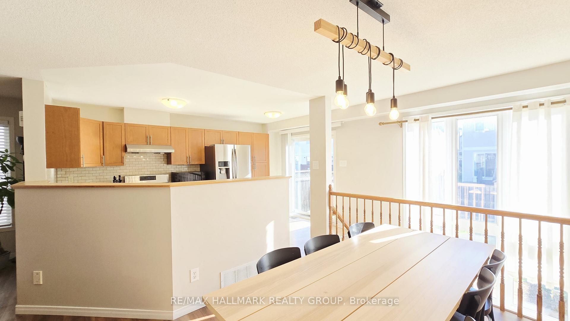Photo 11 of 992 Klondike Road, Ottawa, Kanata - Morgan's Grant/South March — HOMEH