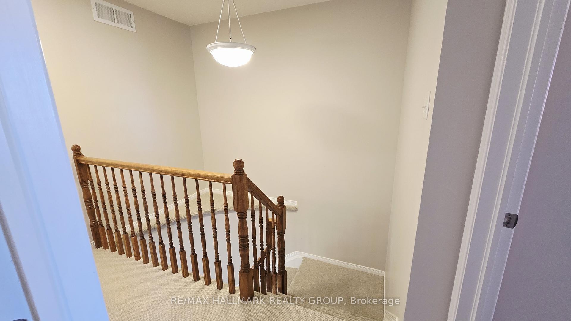 Photo 16 of 992 Klondike Road, Ottawa, Kanata - Morgan's Grant/South March — HOMEH