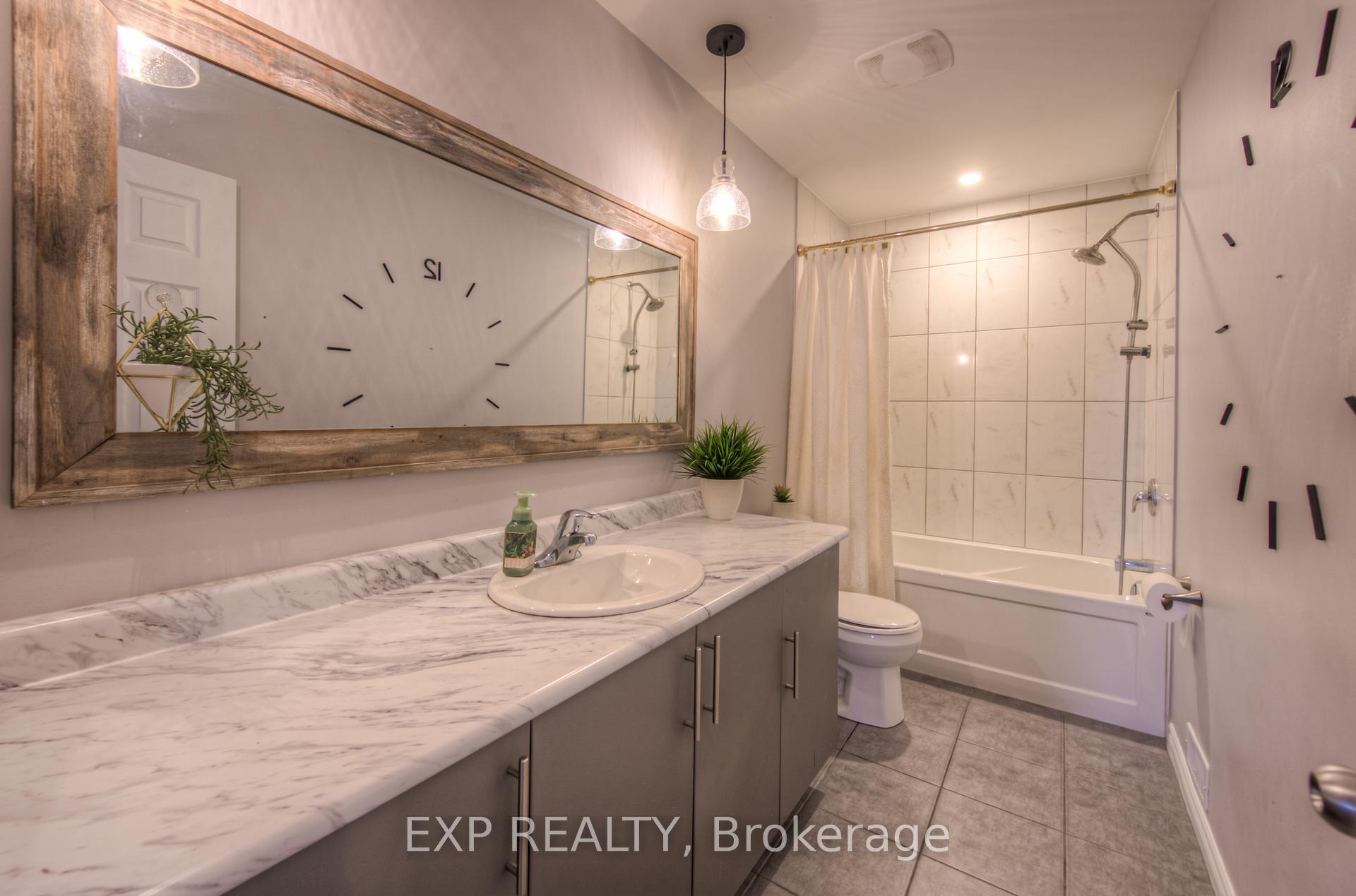 Photo 4 of 55 Saddlebrook Court, Kitchener — HOMEH
