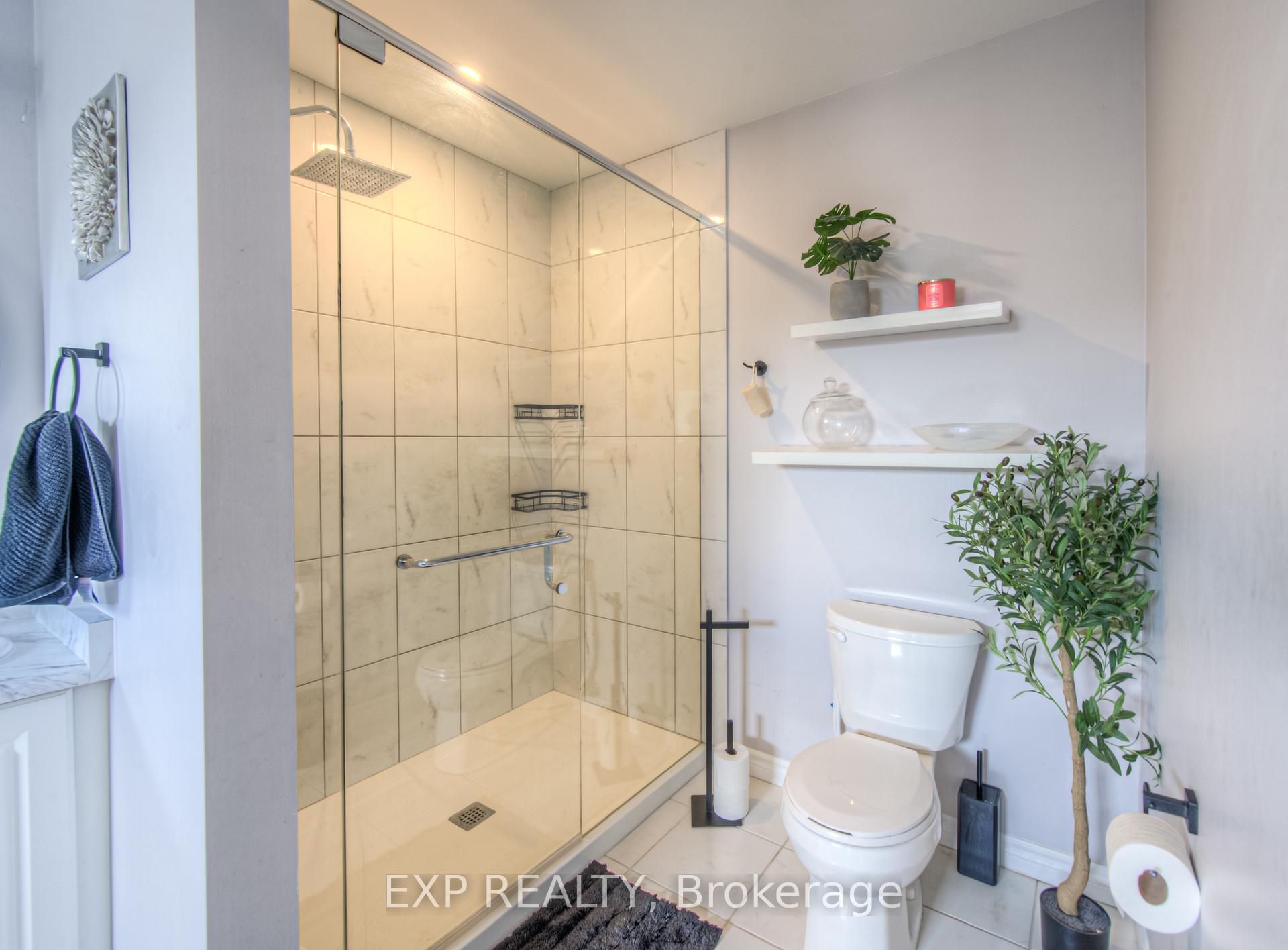 Photo 14 of 55 Saddlebrook Court, Kitchener — HOMEH