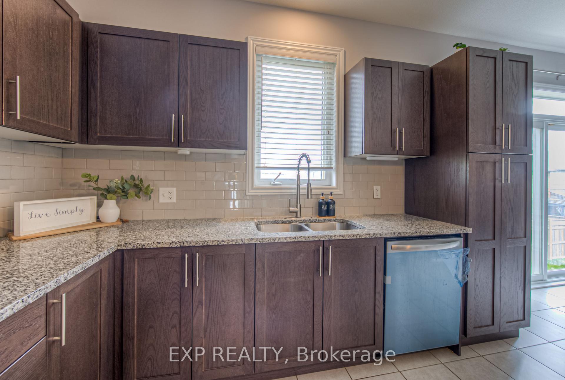 Photo 27 of 55 Saddlebrook Court, Kitchener — HOMEH