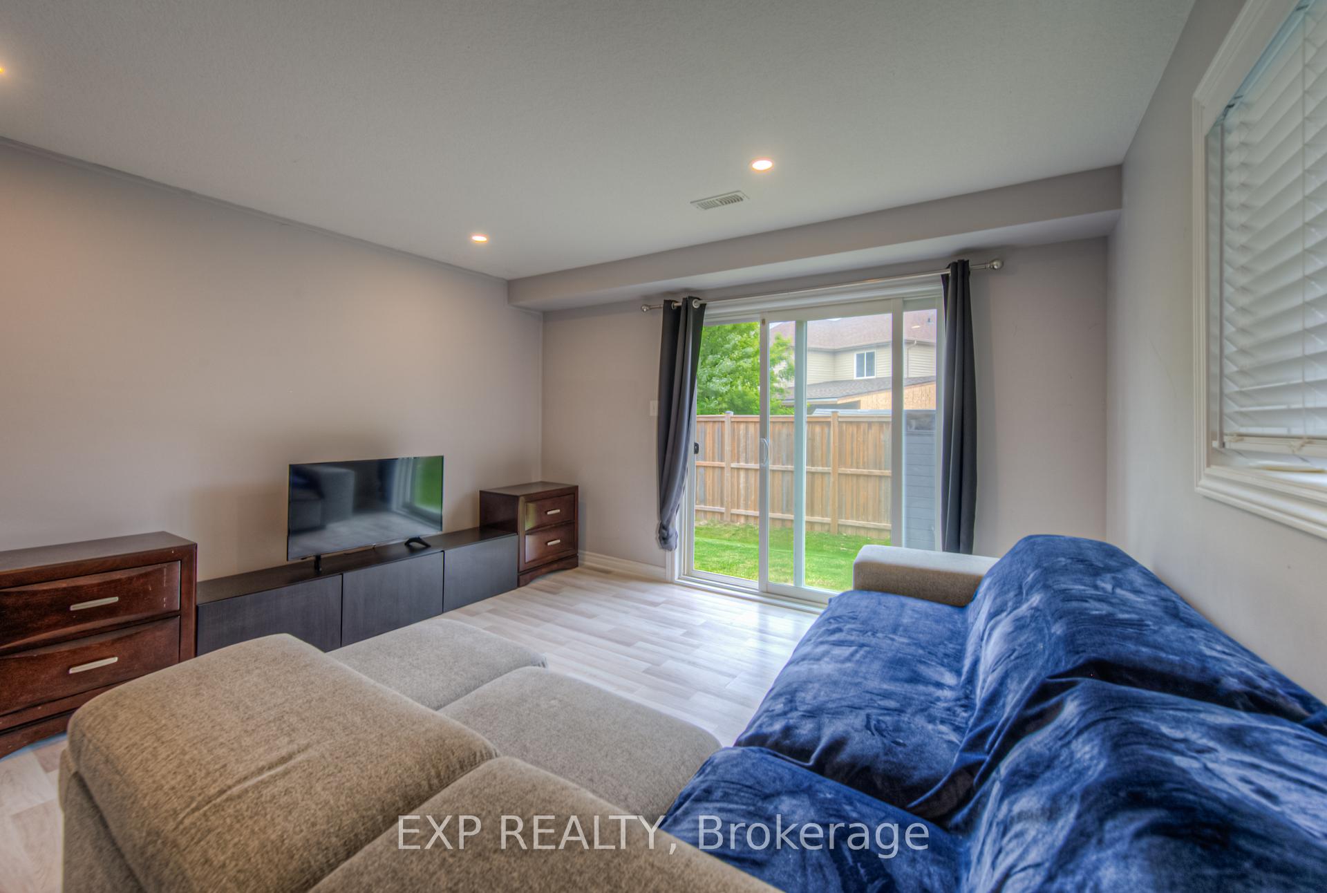 Photo 34 of 55 Saddlebrook Court, Kitchener — HOMEH