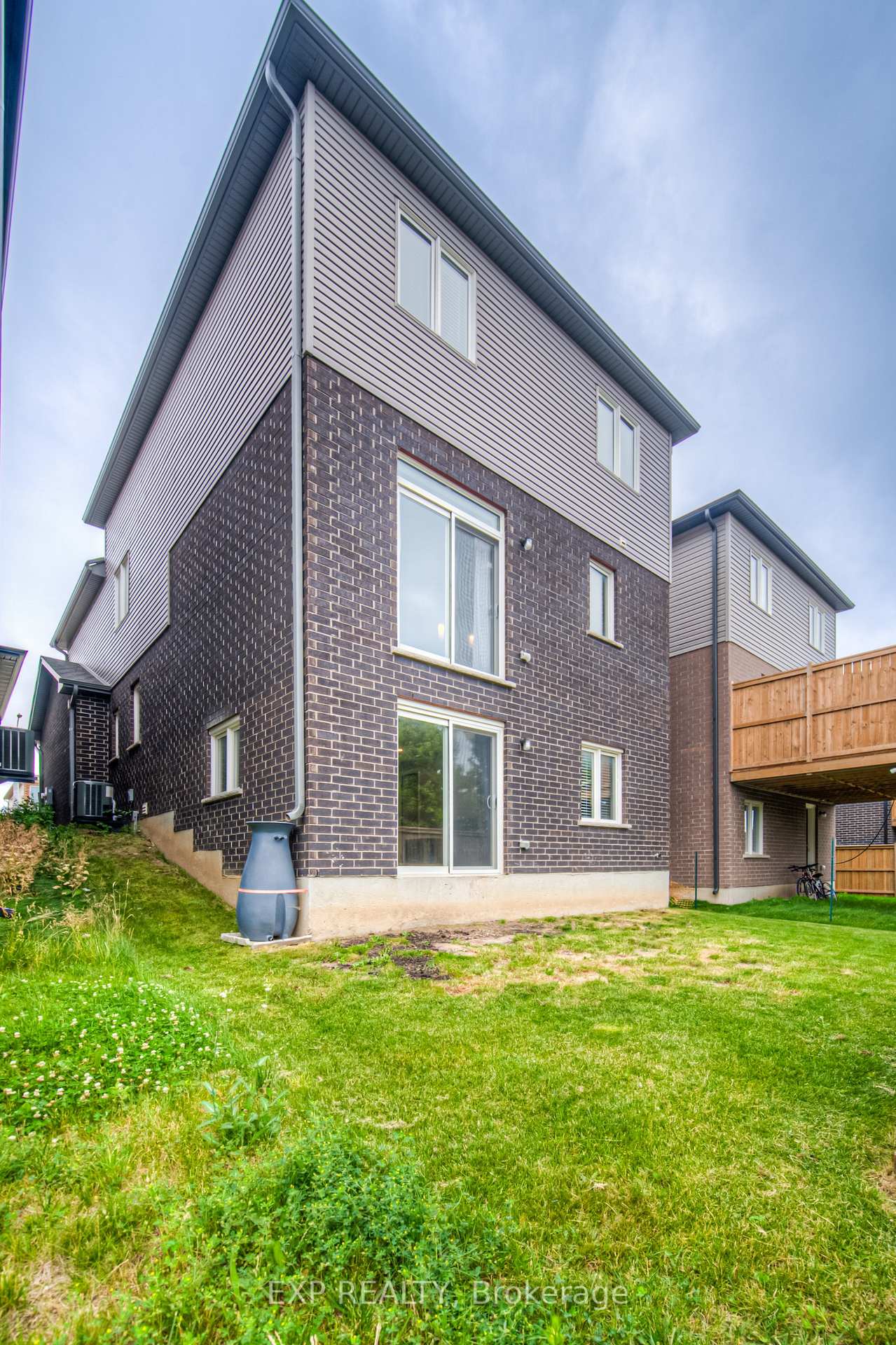 Photo 37 of 55 Saddlebrook Court, Kitchener — HOMEH