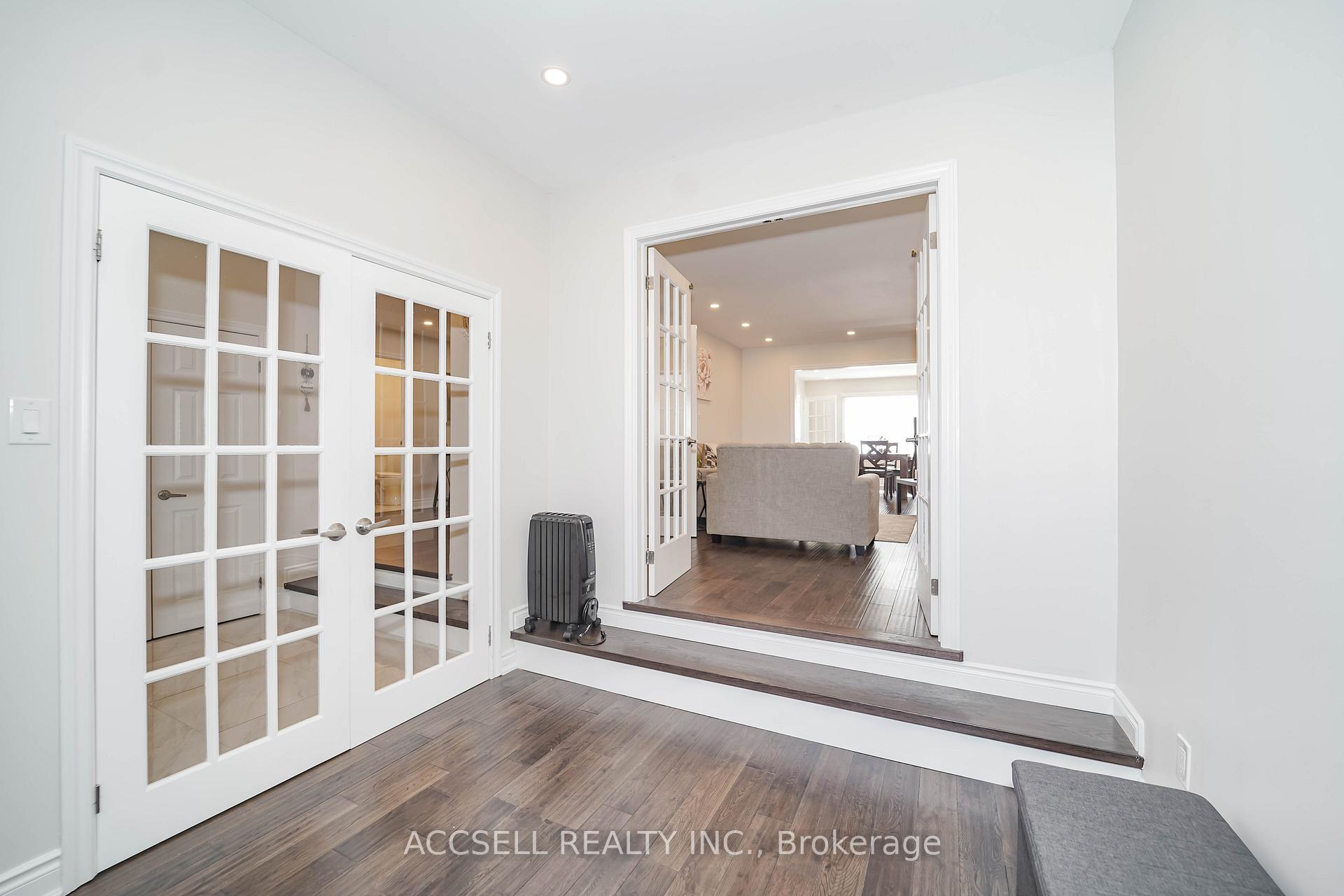 Photo 7 of 156 Cartmel Drive, Markham, Milliken Mills East — HOMEH