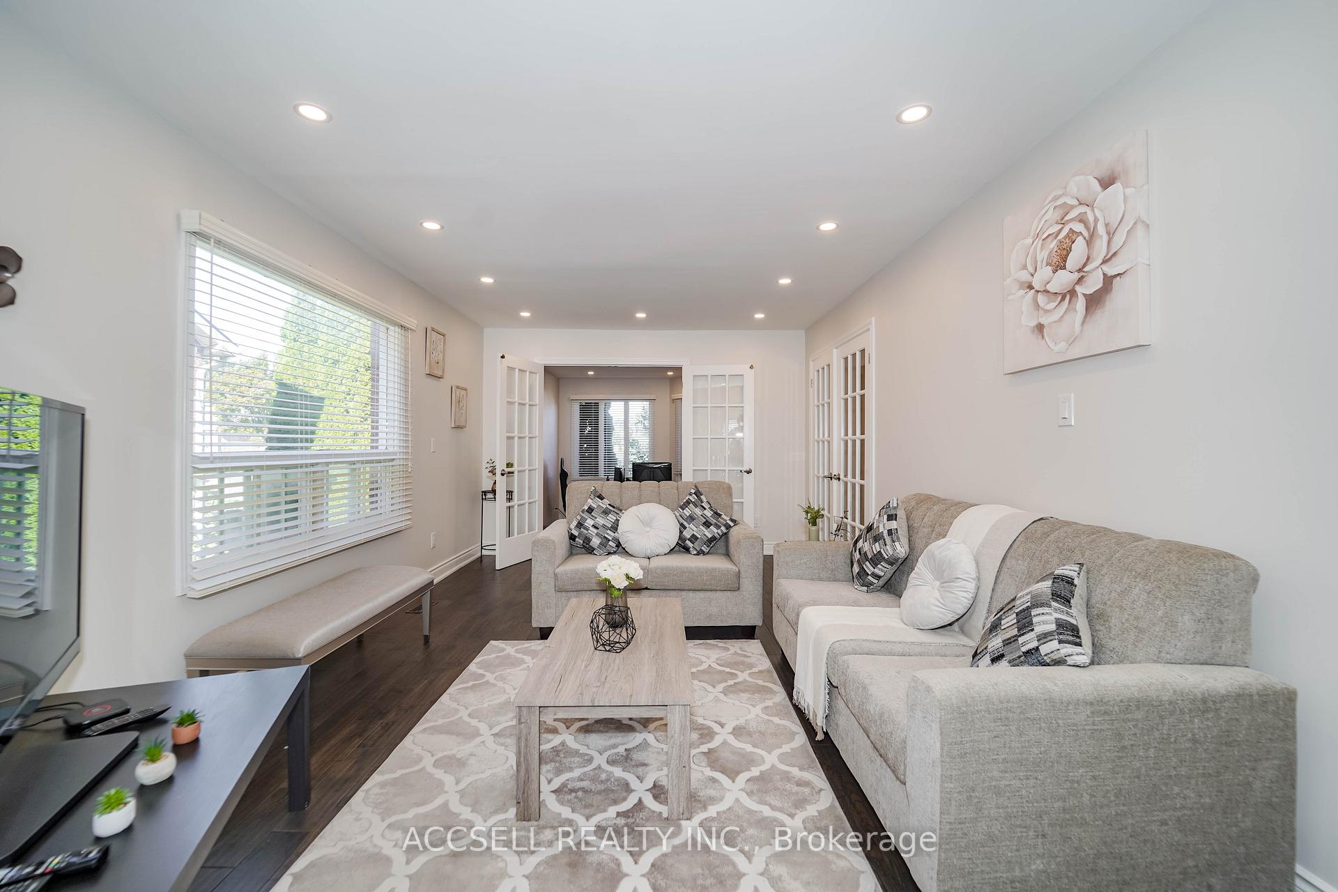 Photo 8 of 156 Cartmel Drive, Markham, Milliken Mills East — HOMEH