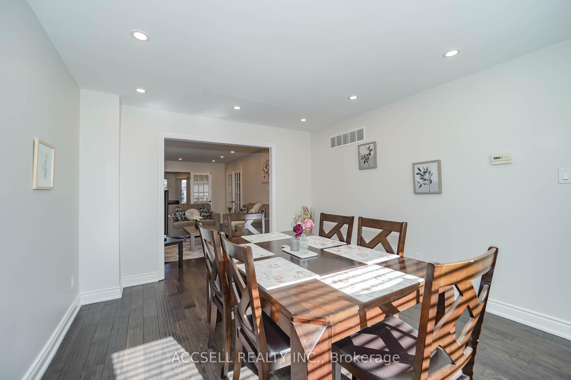 Photo 9 of 156 Cartmel Drive, Markham, Milliken Mills East — HOMEH