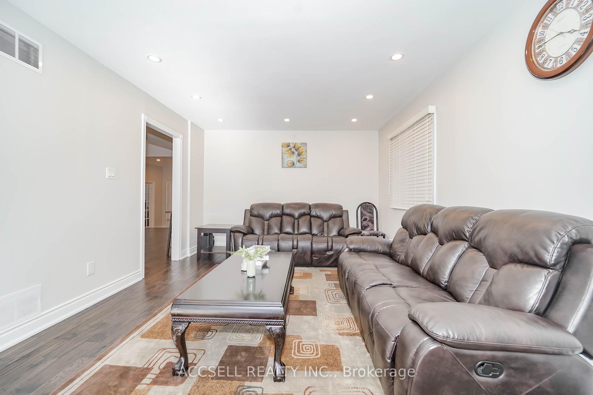 Photo 12 of 156 Cartmel Drive, Markham, Milliken Mills East — HOMEH