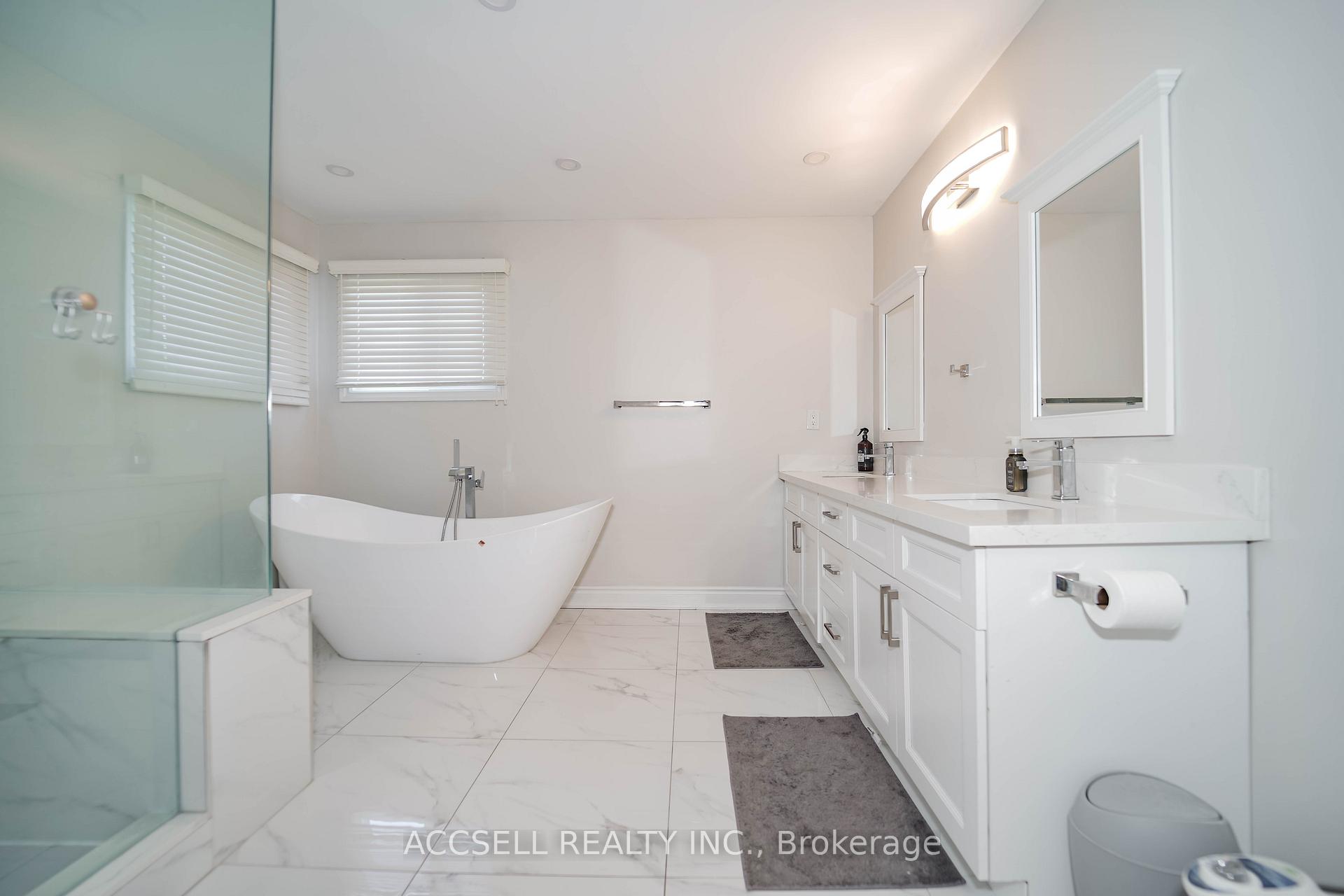 Photo 15 of 156 Cartmel Drive, Markham, Milliken Mills East — HOMEH