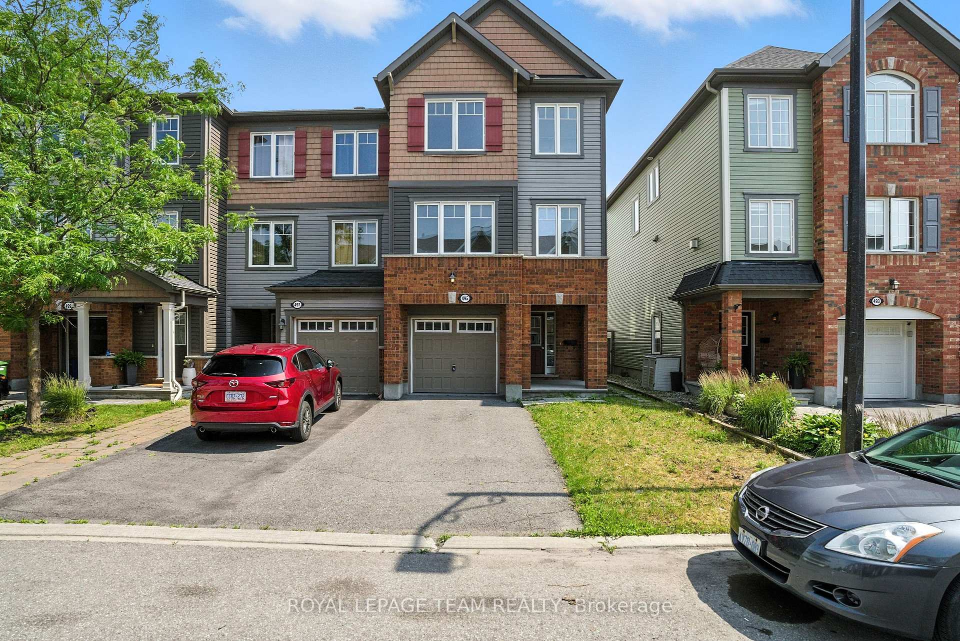 Front of 495 Coldwater Crescent