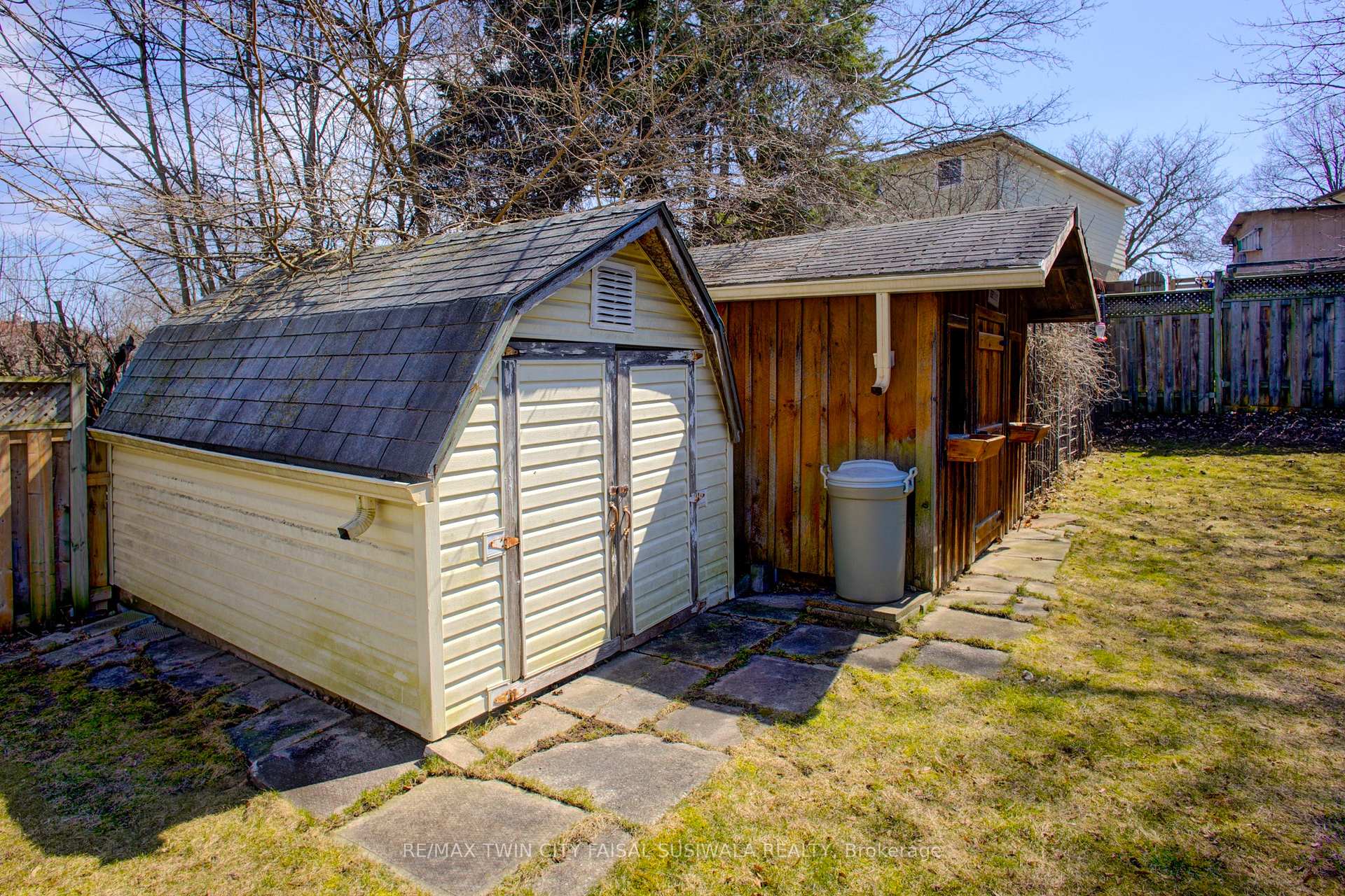 Photo 3 of 173 Hazelglen Drive, Kitchener — HOMEH