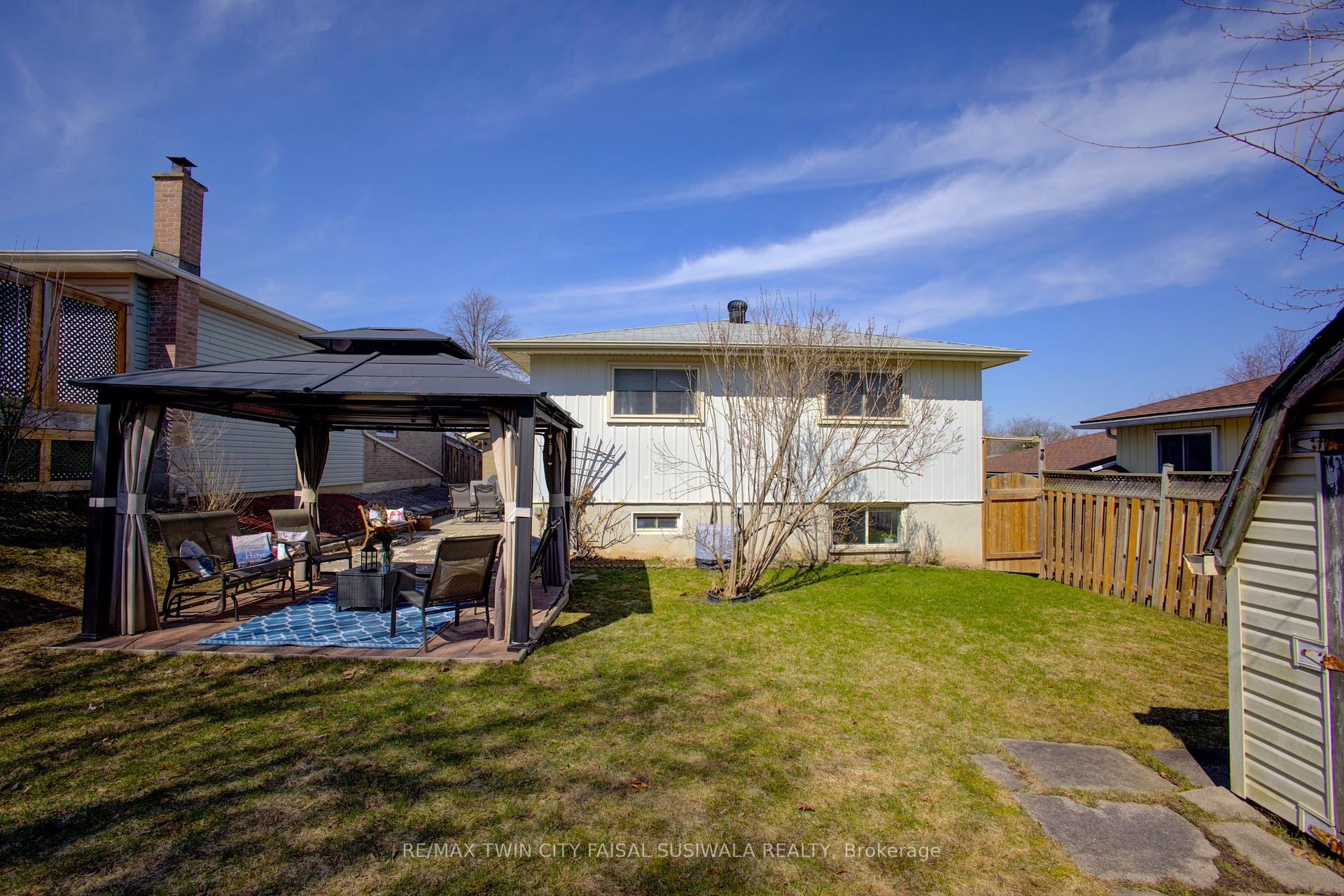 Photo 4 of 173 Hazelglen Drive, Kitchener — HOMEH