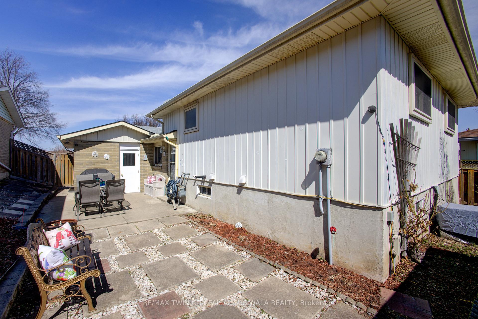 Photo 6 of 173 Hazelglen Drive, Kitchener — HOMEH