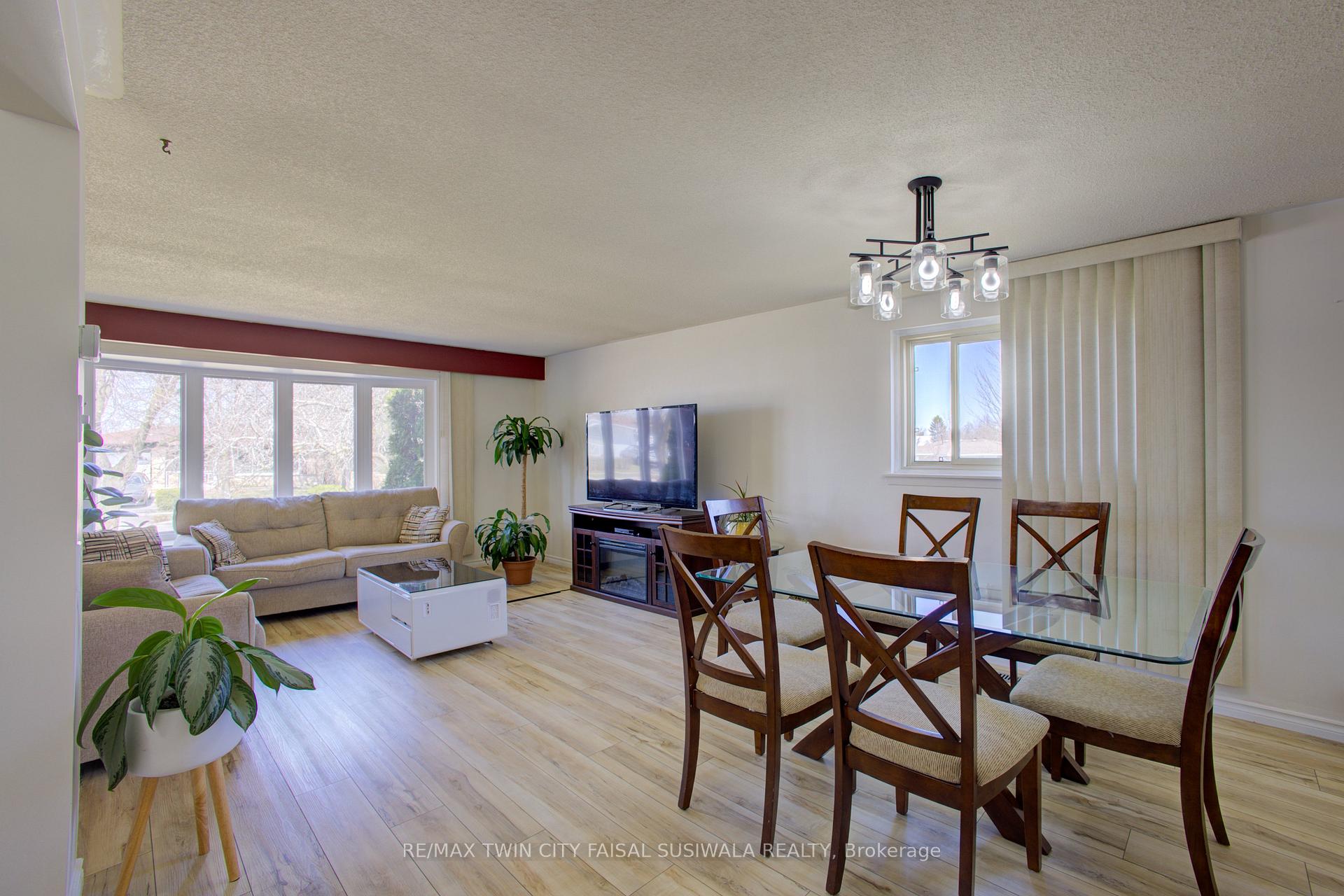 Photo 12 of 173 Hazelglen Drive, Kitchener — HOMEH