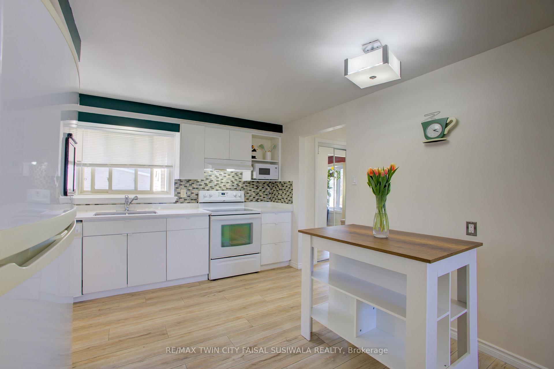 Photo 13 of 173 Hazelglen Drive, Kitchener — HOMEH