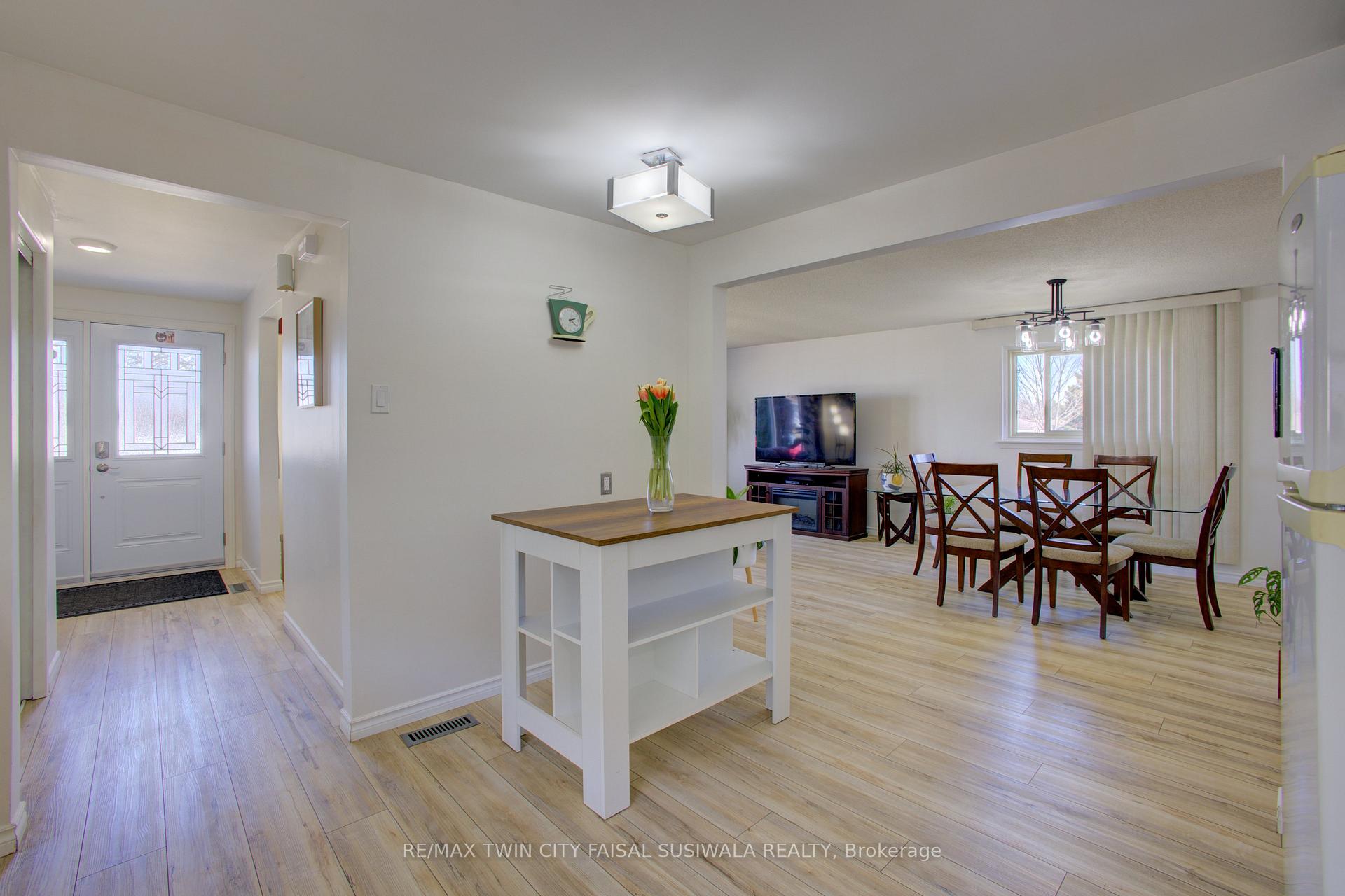 Photo 16 of 173 Hazelglen Drive, Kitchener — HOMEH