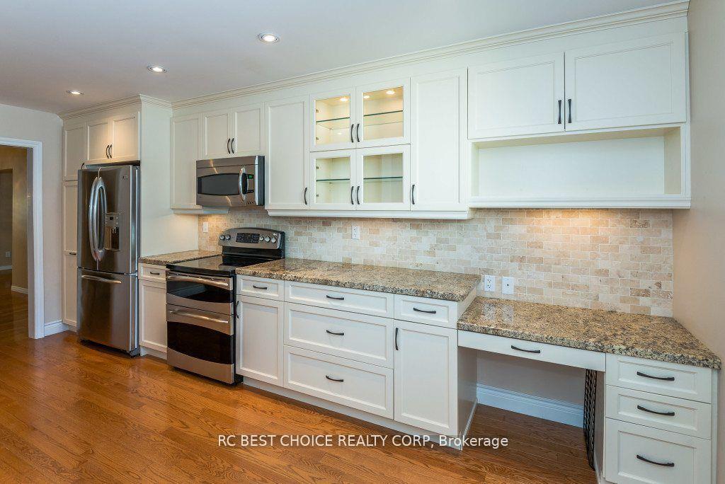 Photo 9 of 11 Emily Carr Street, Markham, Unionville — HOMEH