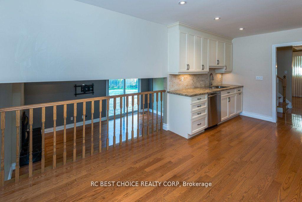 Photo 10 of 11 Emily Carr Street, Markham, Unionville — HOMEH