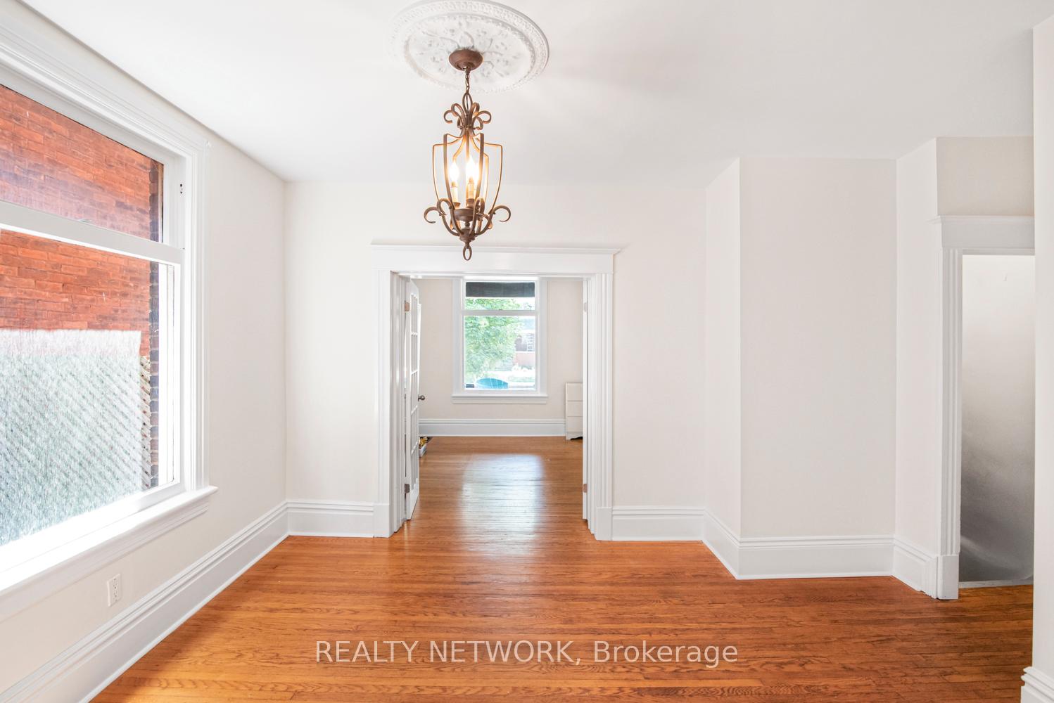 Photo 11 of Unit Main Level, 508 Aberdeen Avenue, Hamilton, Kirkendall — HOMEH